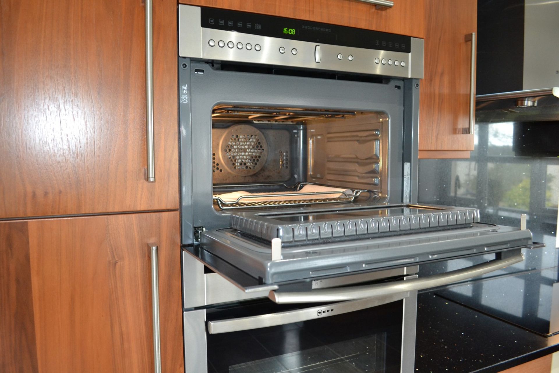 1 x Kitchen Design Bespoke Fitted Kitchen With Silestone Worktops & Neff Appliances - Superb - Image 44 of 59