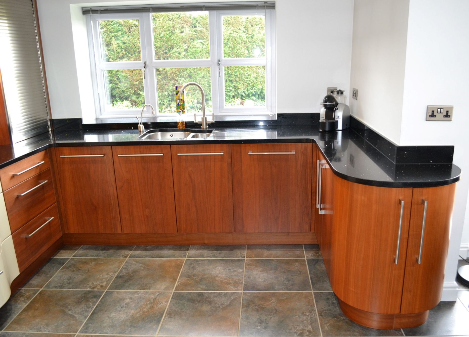 1 x Kitchen Design Bespoke Fitted Kitchen With Silestone Worktops & Neff Appliances - Superb - Image 4 of 59