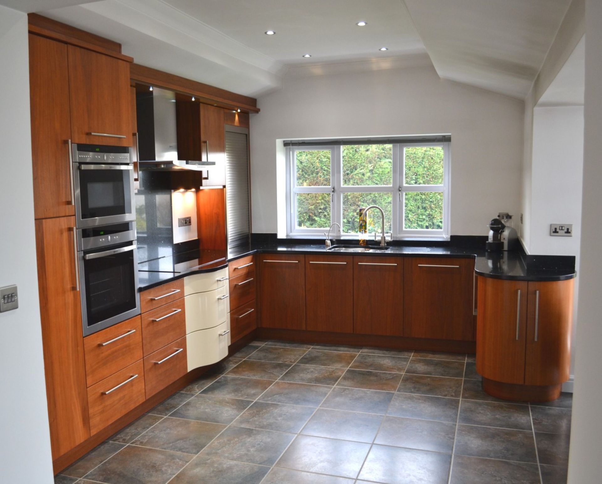 1 x Kitchen Design Bespoke Fitted Kitchen With Silestone Worktops & Neff Appliances - Superb - Image 6 of 59