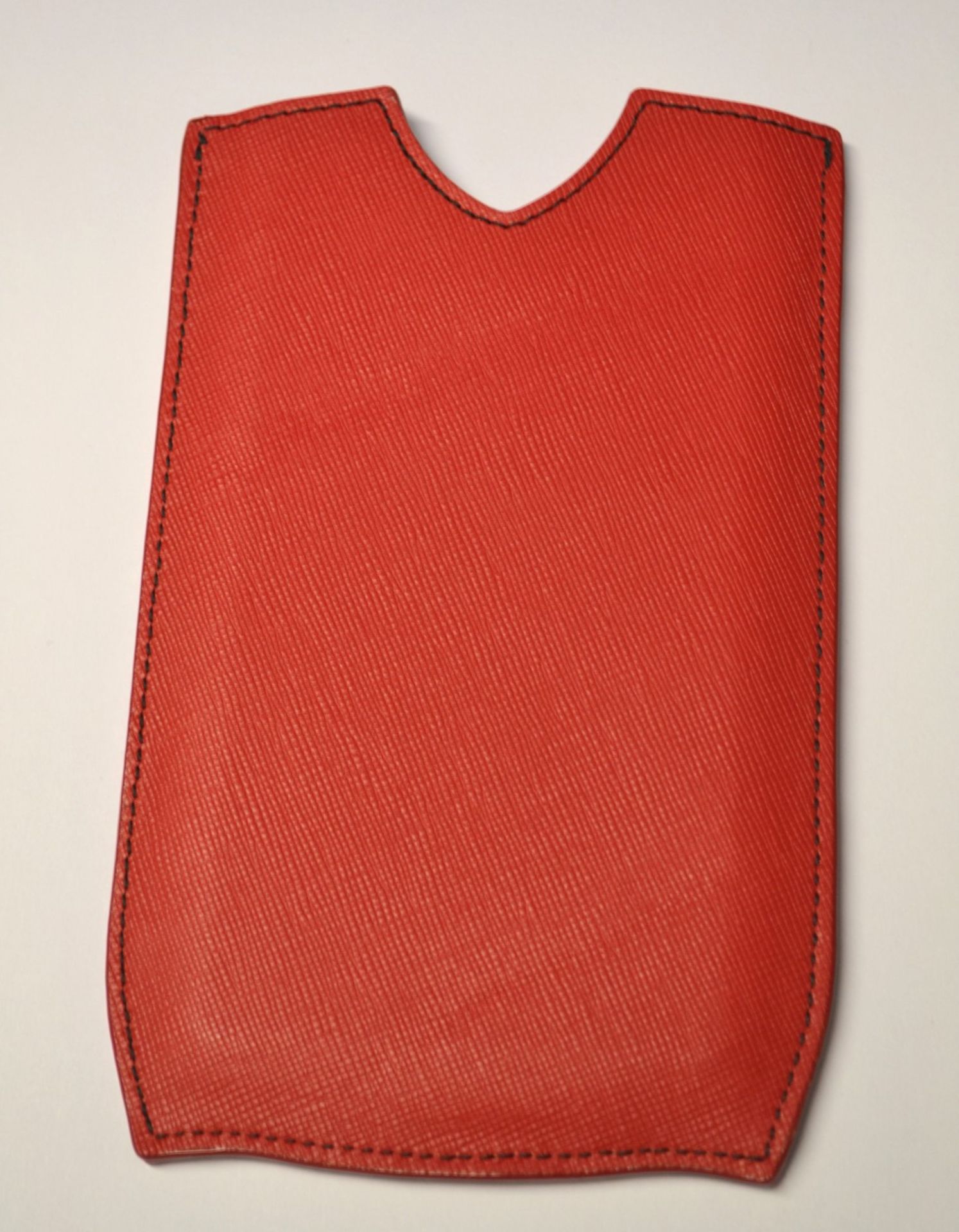 1 x Limited Edition Lamborghini "88 Tauri" Phone Case - Features An Exquisite Genuine Leather Finish - Image 3 of 4