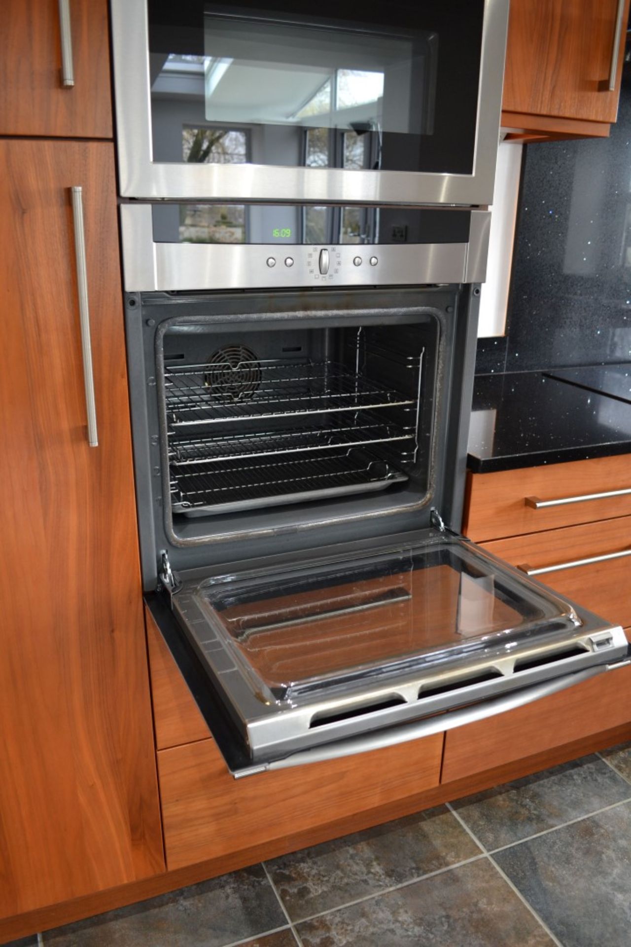 1 x Kitchen Design Bespoke Fitted Kitchen With Silestone Worktops & Neff Appliances - Superb - Image 47 of 59