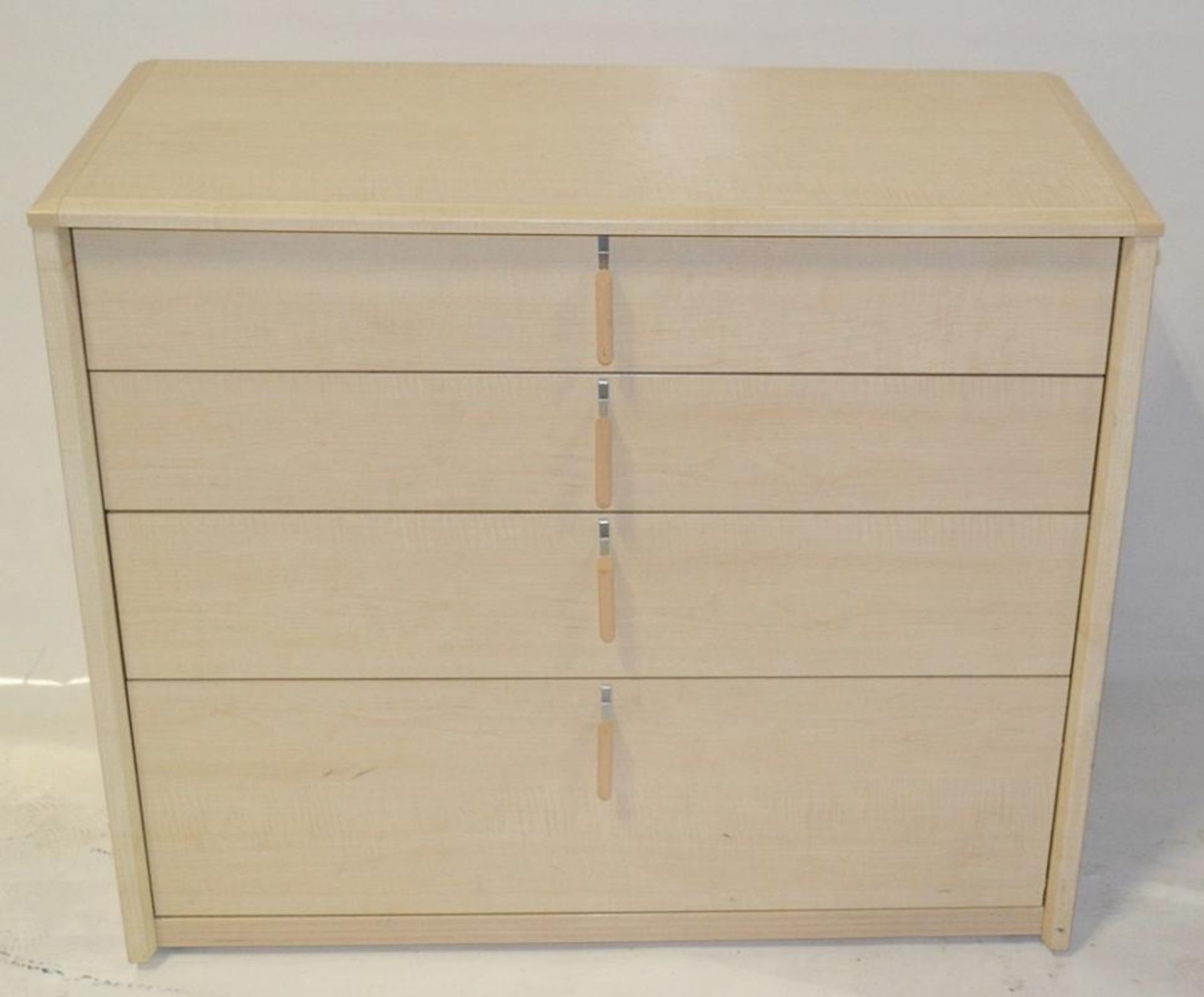 1 x GAUTIER Chest Of Drawers With A Natural Oak Finish - Dimensions: W94 x D45 x H79.5cm - CL268 - R