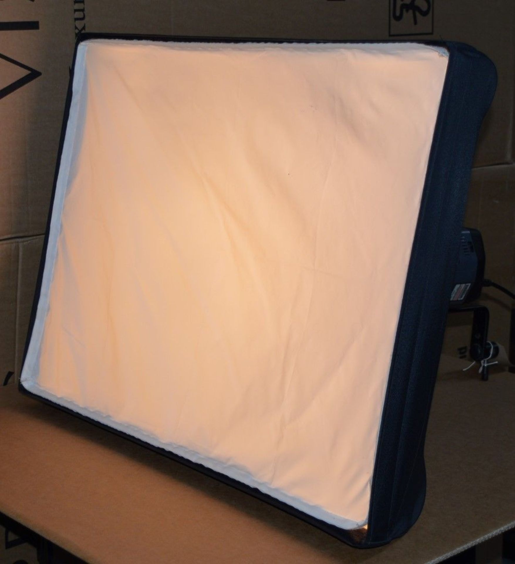 1 x Bowens Flash Light Wafer Softbox - Professional Photography Equipment - Good Condition -