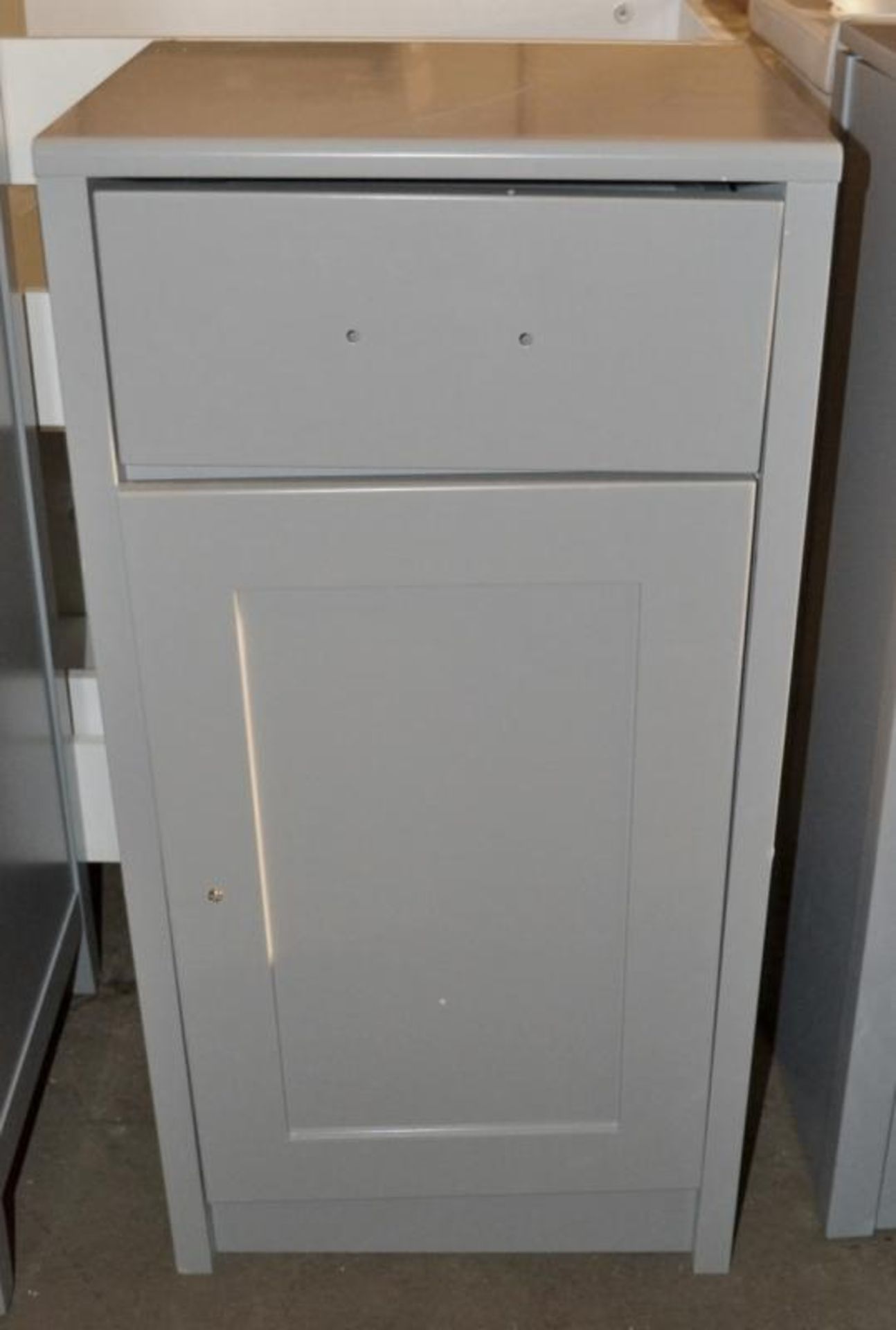 1 x Camberley 1-Door Unit With False Drawer In Grey - Dimensions: - Ex-Display Item - Ref MT862 - - Image 2 of 6