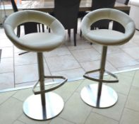 2 x Cream Leather Adjustable Height Breakfast Bar Stools - Excellent Condition - CL272 - Location: B