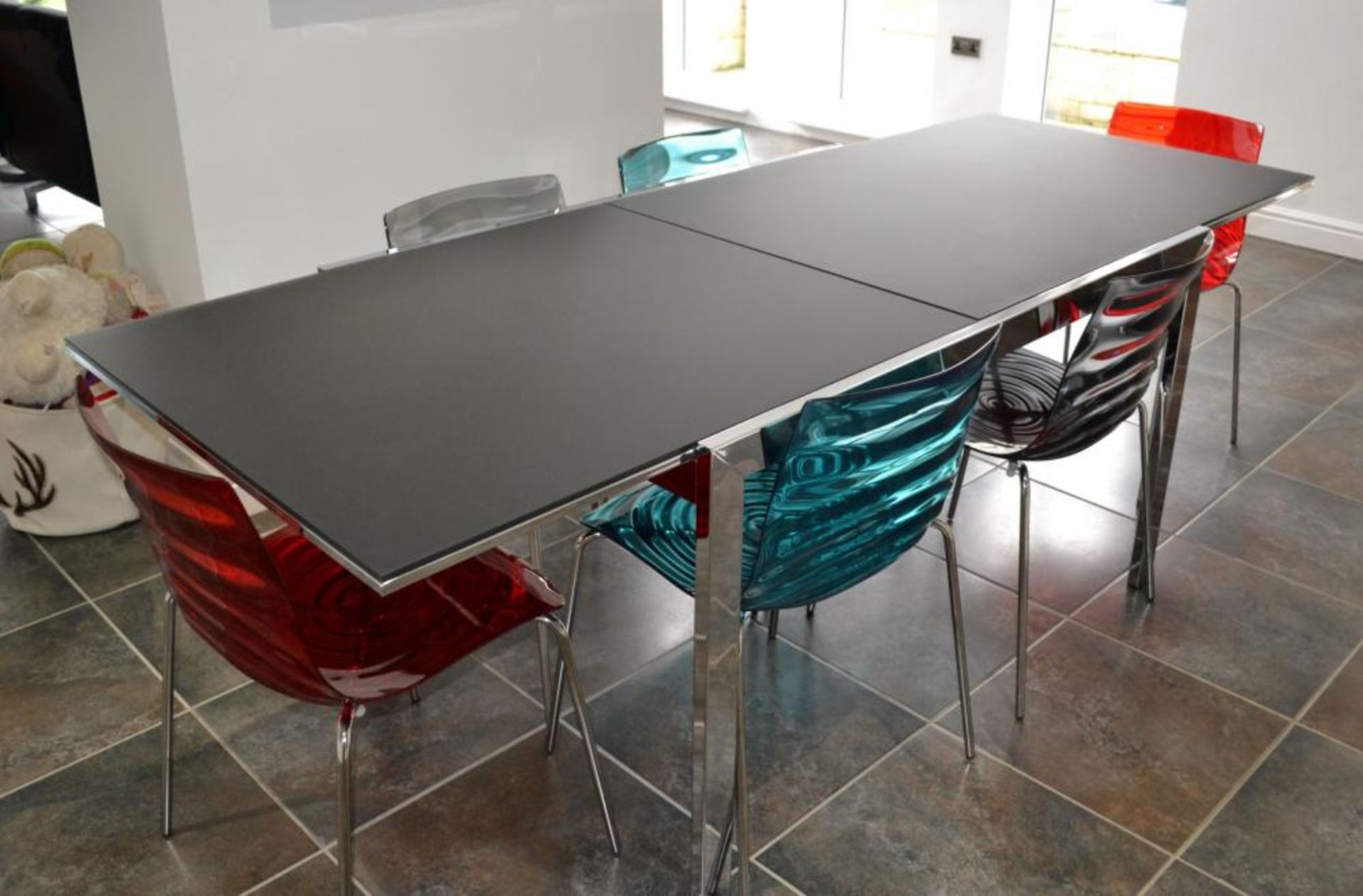 1 x Contemporary Calligaris Frosted Black Glass Extending Dining Table With 6 L&#39;Eau Chairs - CL2