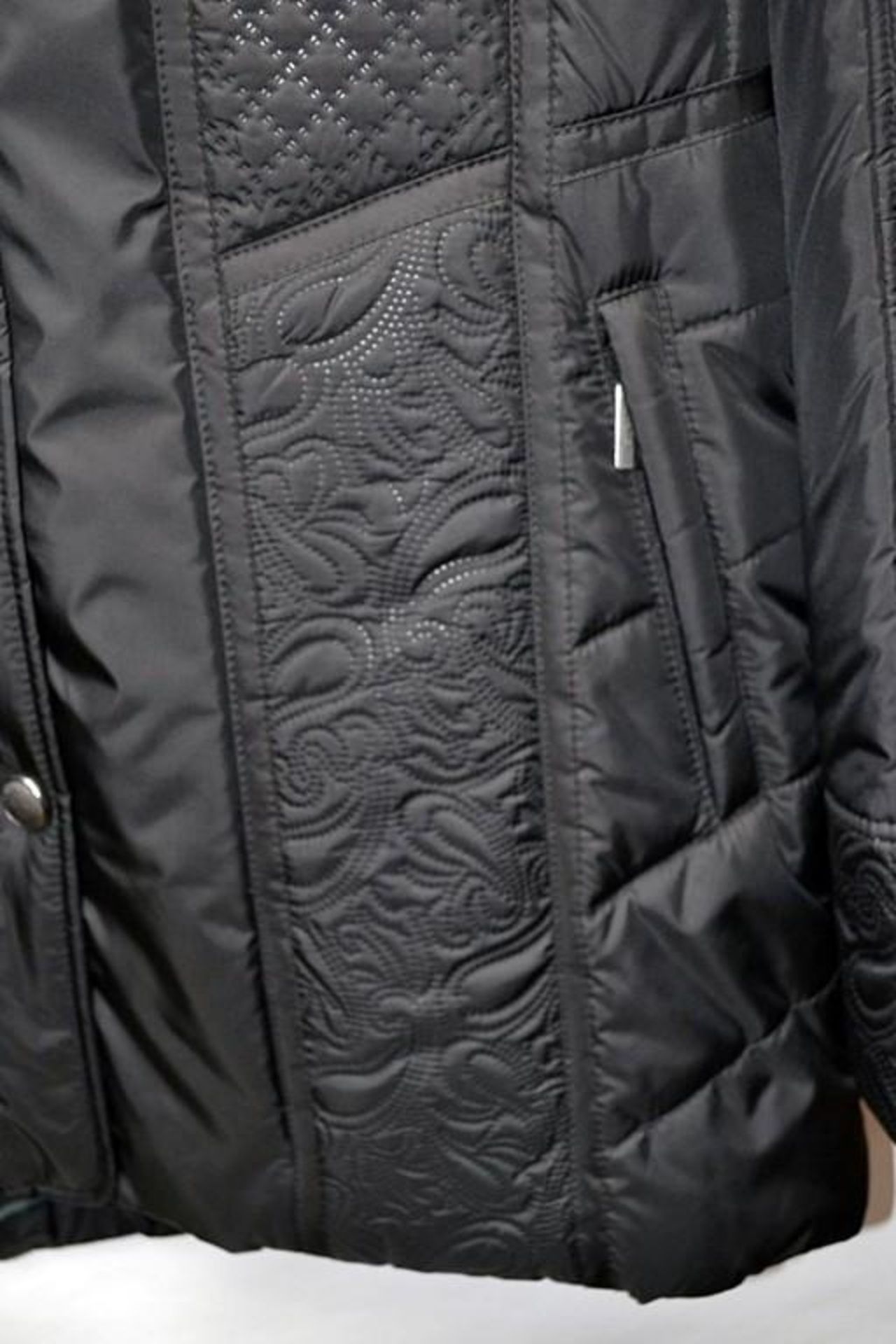 1 x Steilmann Womens Quilted Winter Coat In Black With Attractive Paisley-style Panels - UK Size 12 - Image 5 of 5