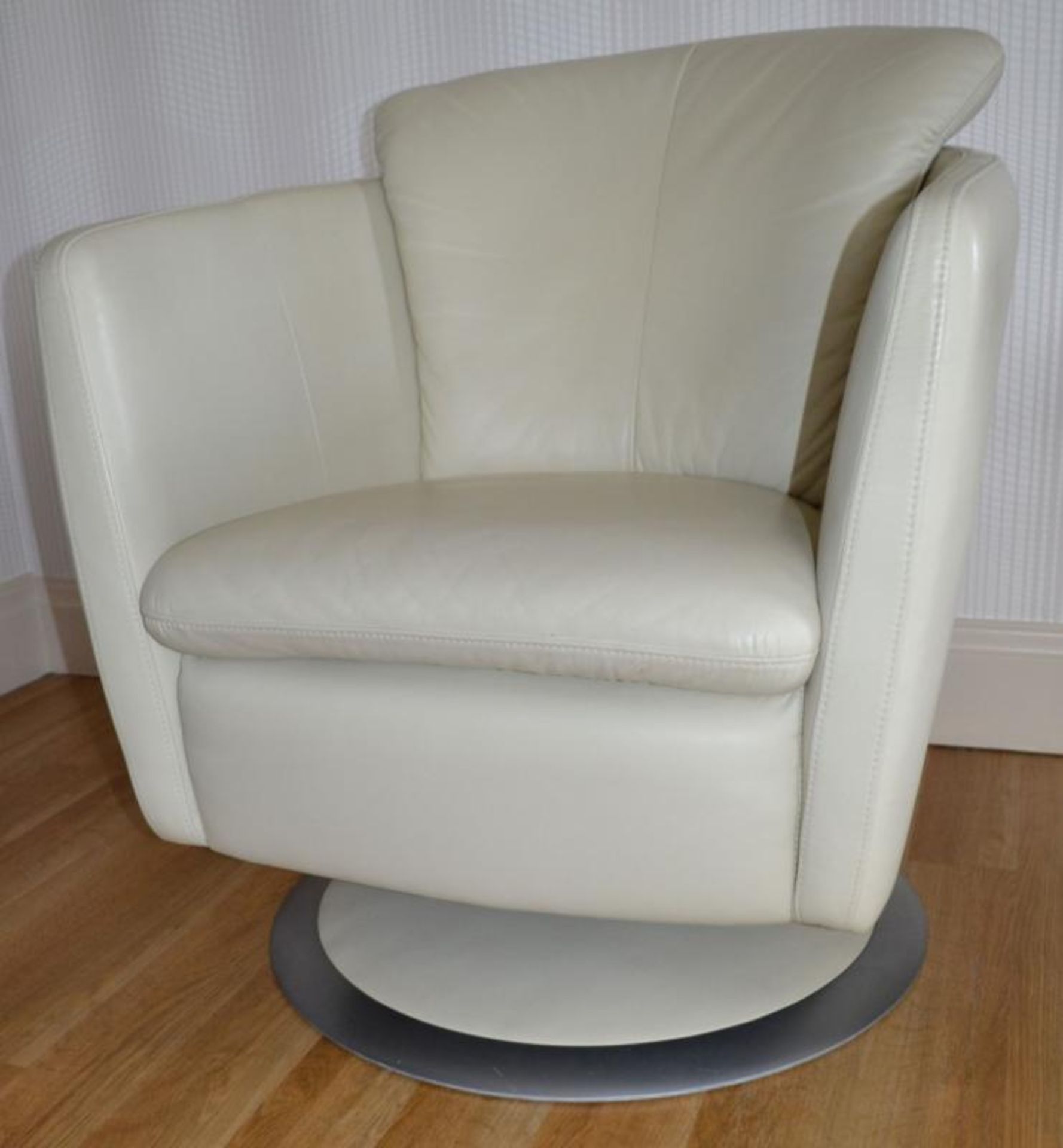 2 x Cream Leather Swivel Chairs - Excellent Condition - CL272 - Location: Burnley BB12 *NO VAT On Ha - Image 8 of 8