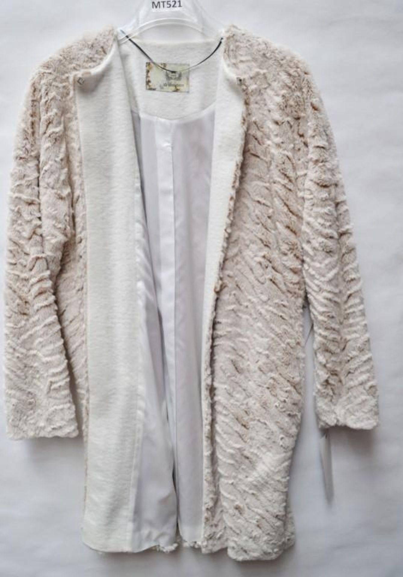 1 x Steilmann Womens Premium Faux Pelt Coat / Cape - Clasp At Neck - UK Size 12 - Colour: Cream / B - Image 3 of 4