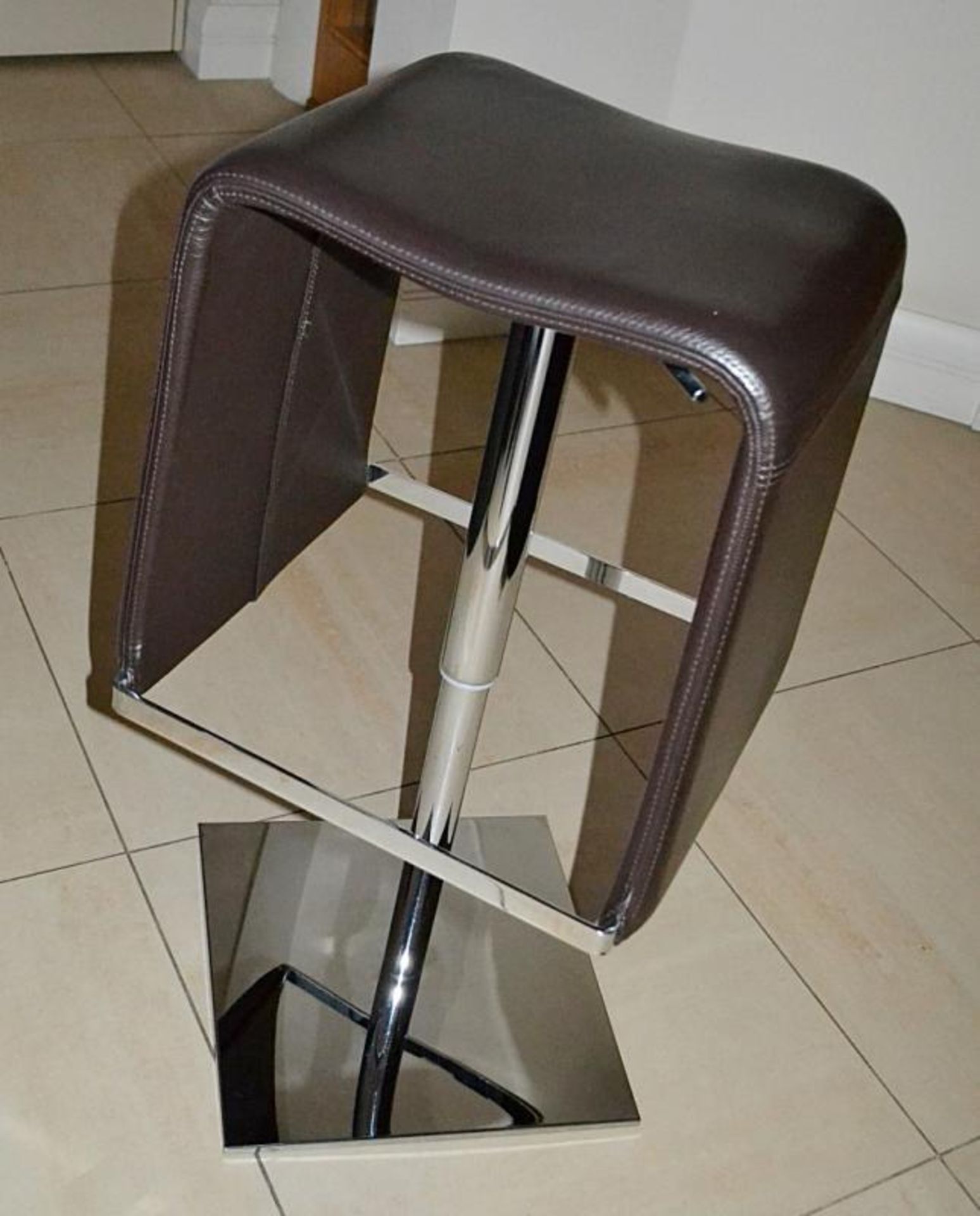 1 x Luxurious Porada &quot;BRANDO&quot; Gas Lift Genuine Leather Designer Stool - Dimensions: - Image 5 of 5