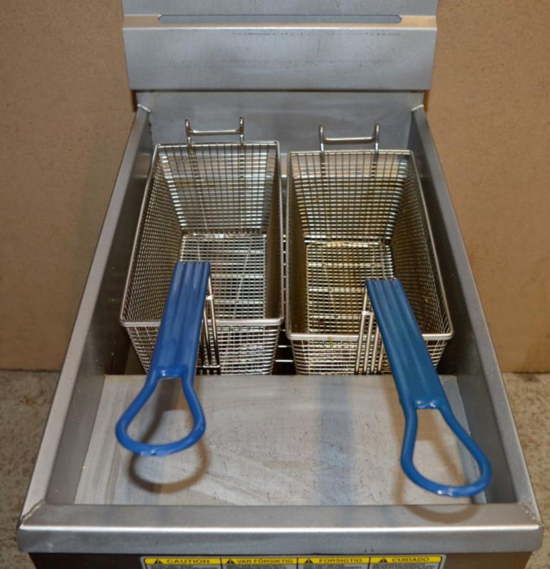 1 x Pitco Natural Gas Twin Basket Deep Fryer - Purchased New 30/11/2017 - Model 35C+ - Stainless Ste - Image 6 of 11
