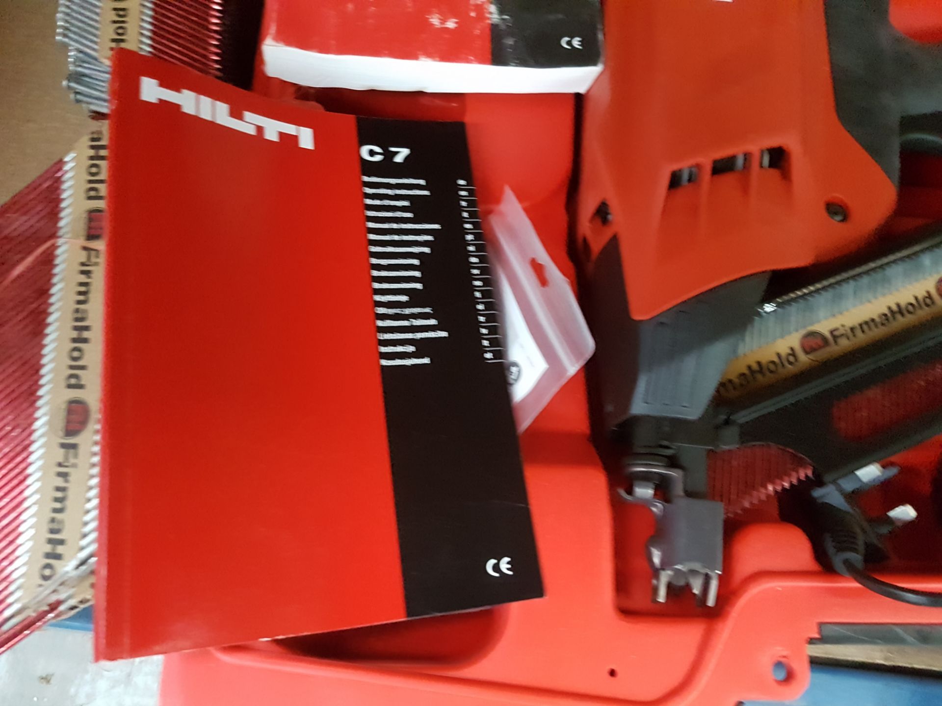 1 x Hilti GX 90-WF Framing Nail Gun - Includes Case, Manuals, 240v Charger, Battery and Nails - Image 5 of 6