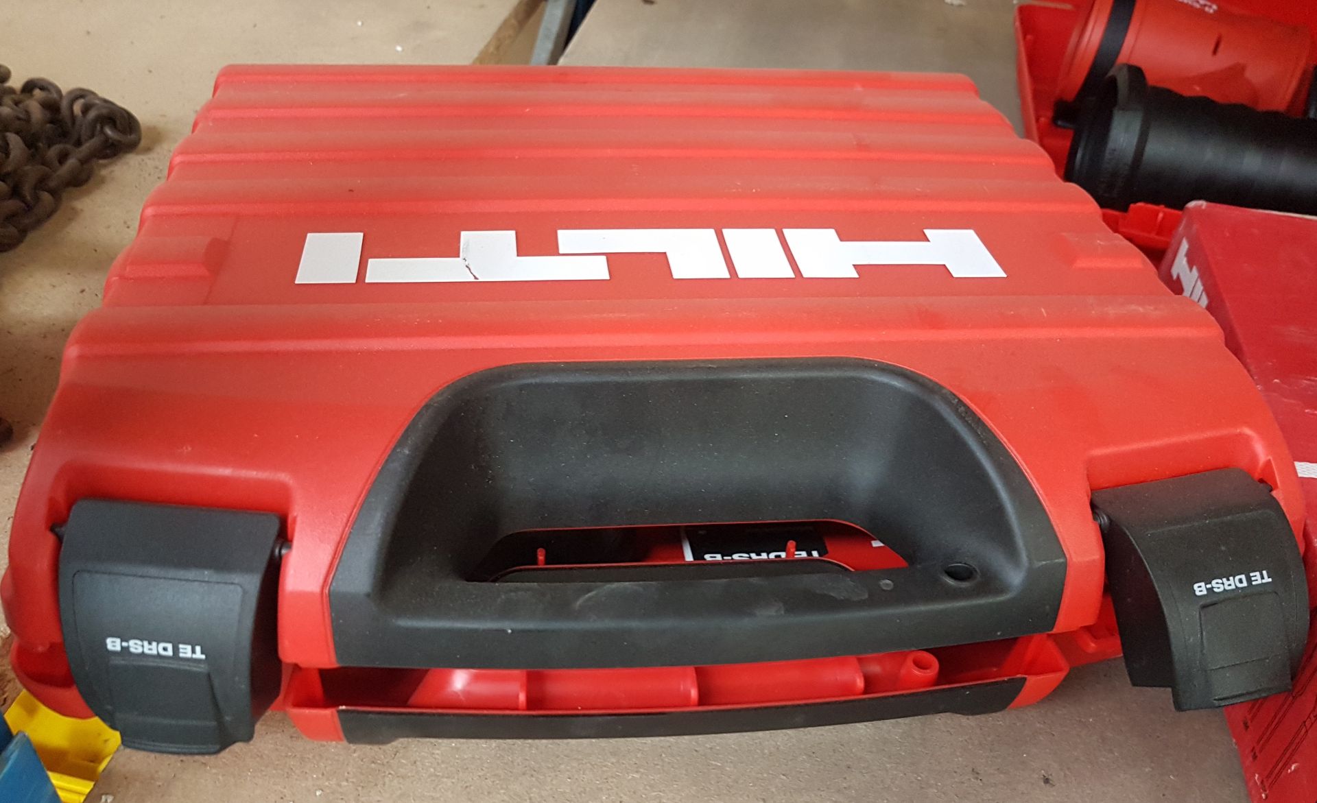 2 x Hilti Dust Removal Systems With On-Board Vacuum System - TE DRS-B - Includes Protection Carry - Image 2 of 6