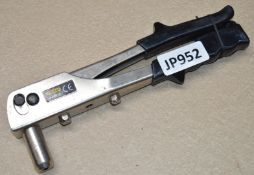 1 x Stanley 0-MR55 All Steel Riveter Tool - CL011- Ref JP952 - Location: Altrincham WA14