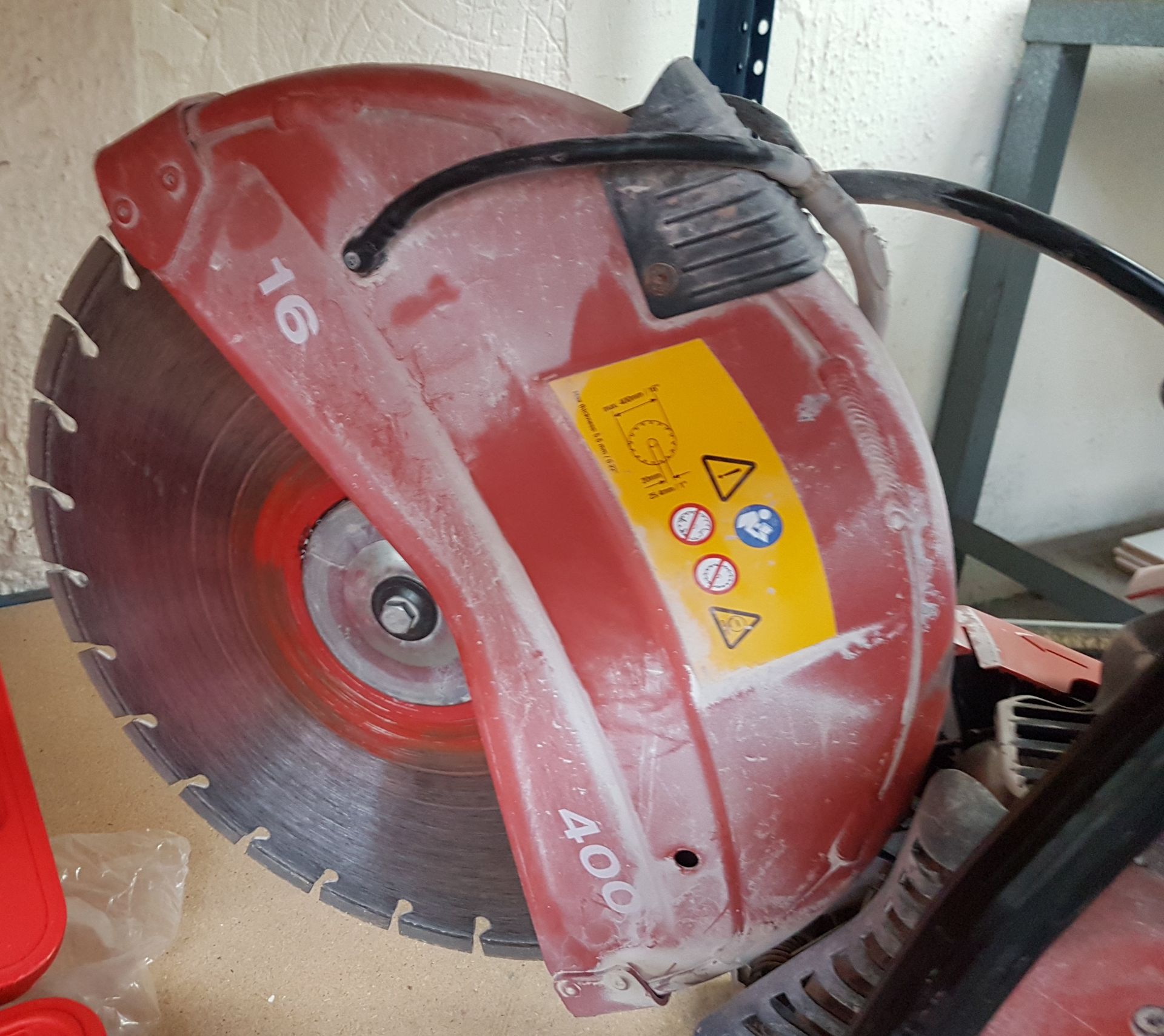 1 x Hilti DSH900 16 Inch Hand Held Petrol Cutting Saw For Depths of Upto 150mm - Image 2 of 6