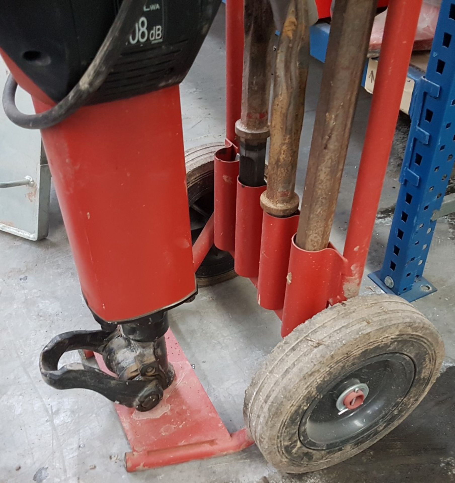 1 x Hilti TE 3000-AVR Concrete Demolition Hammer - With Trolley and Drill Bits - Image 3 of 8