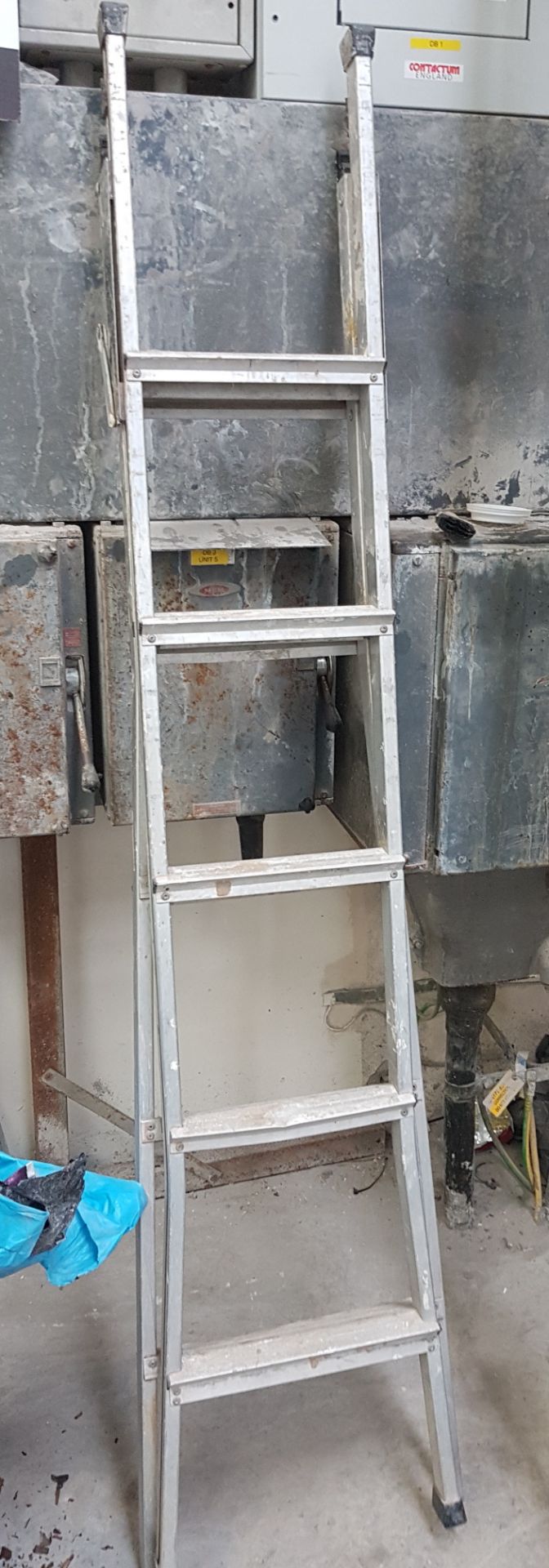 1 x Black & Decker D3000 3 in 1 Aluminium Step Ladders - CL303 - Location: North Wales LL14