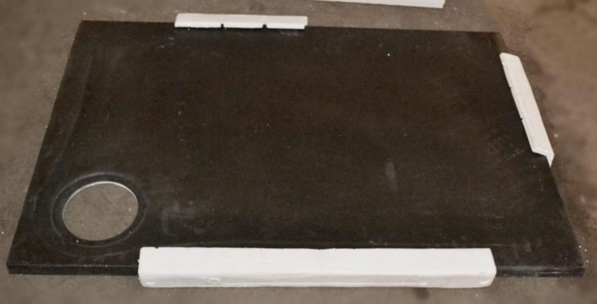 1 x Black Rectangular Shower Tray With Drain Cover - Dimensions: 1200 x 800 x 30mm - New / Unused - Image 5 of 7