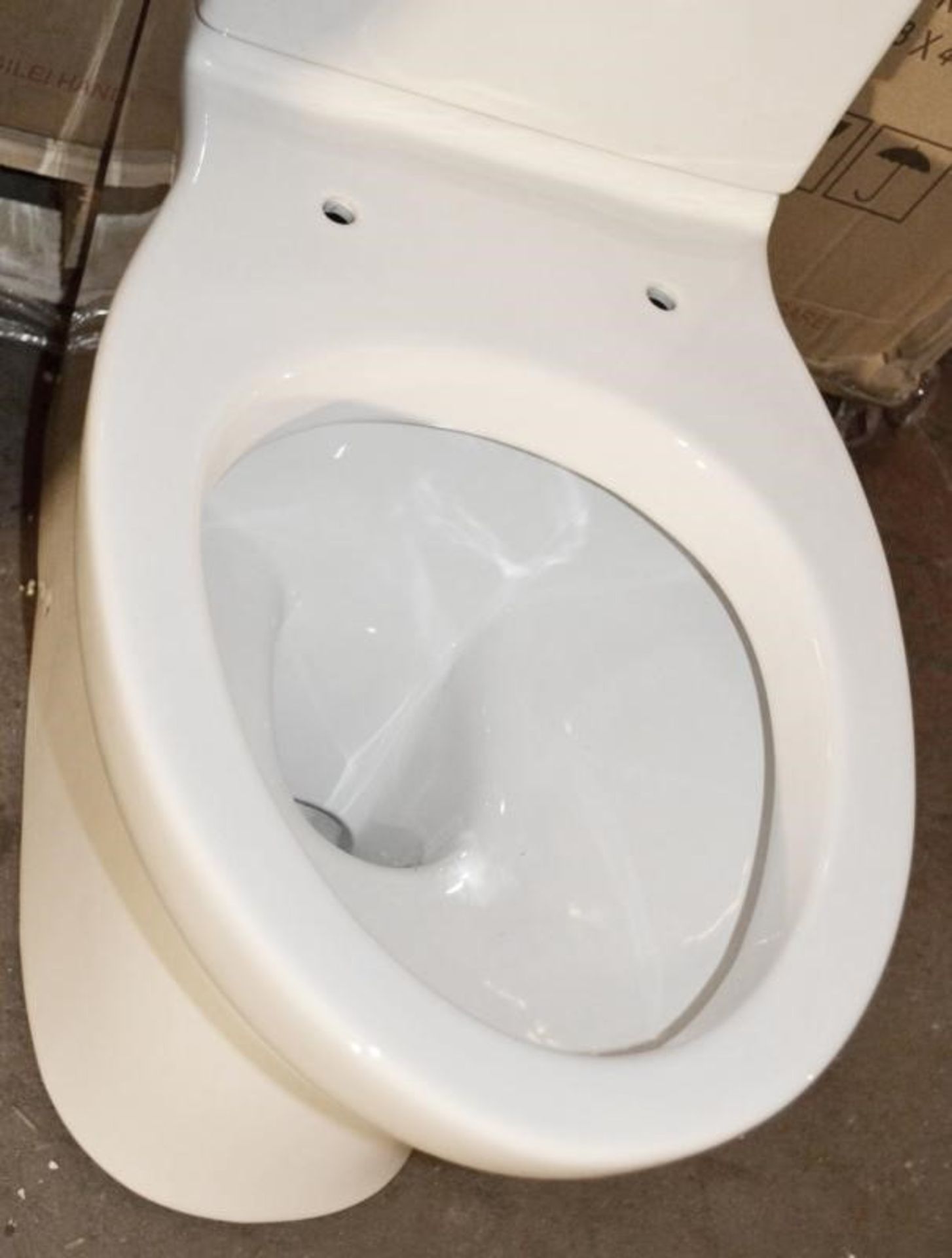 1 x Close Coupled Toilet Pan With Soft Close Toilet Seat And Cistern (Inc. Fittings) - Brand New Box - Image 10 of 11