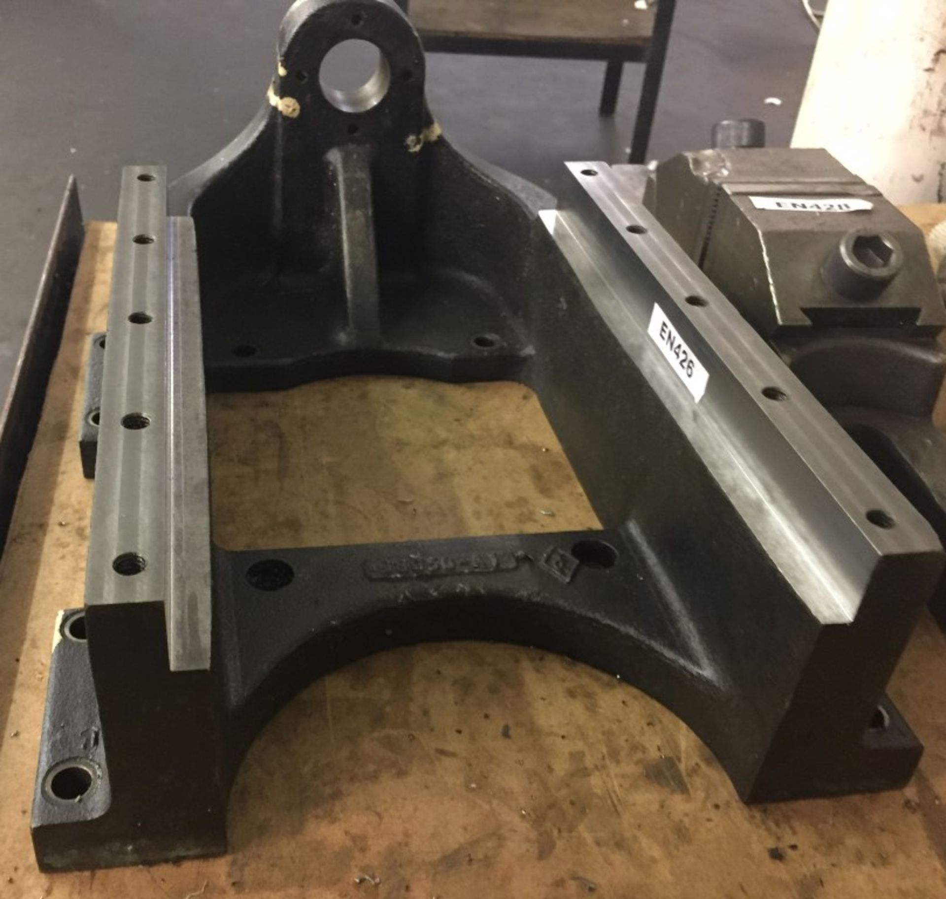 1 x Large Cast Iron U Shape machine clamp - CL202 - Ref EN426 - Location: Altrincham WA14 - Image 3 of 4