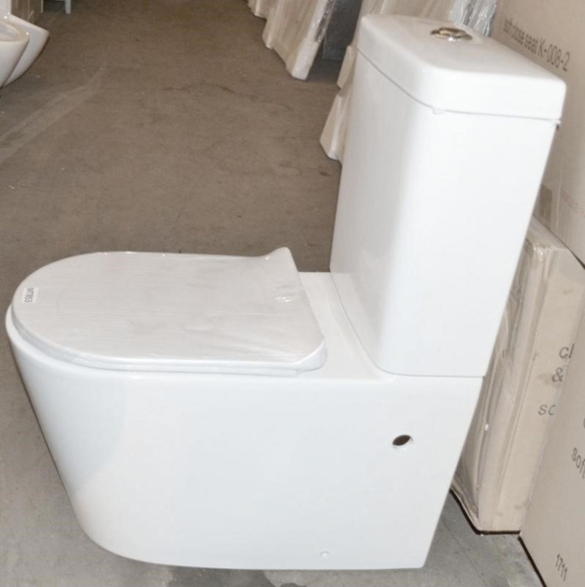 1 x Close Coupled Toilet Pan With Soft Close Toilet Seat And Cistern (Inc. Fittings) - Brand New Box - Image 9 of 12