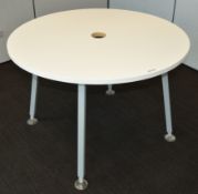 1 x White Gloss Height Adjustable Meeting Table