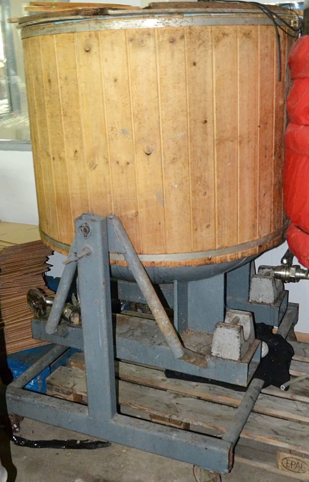 1 x Commercial Brewers Timber Mashtun