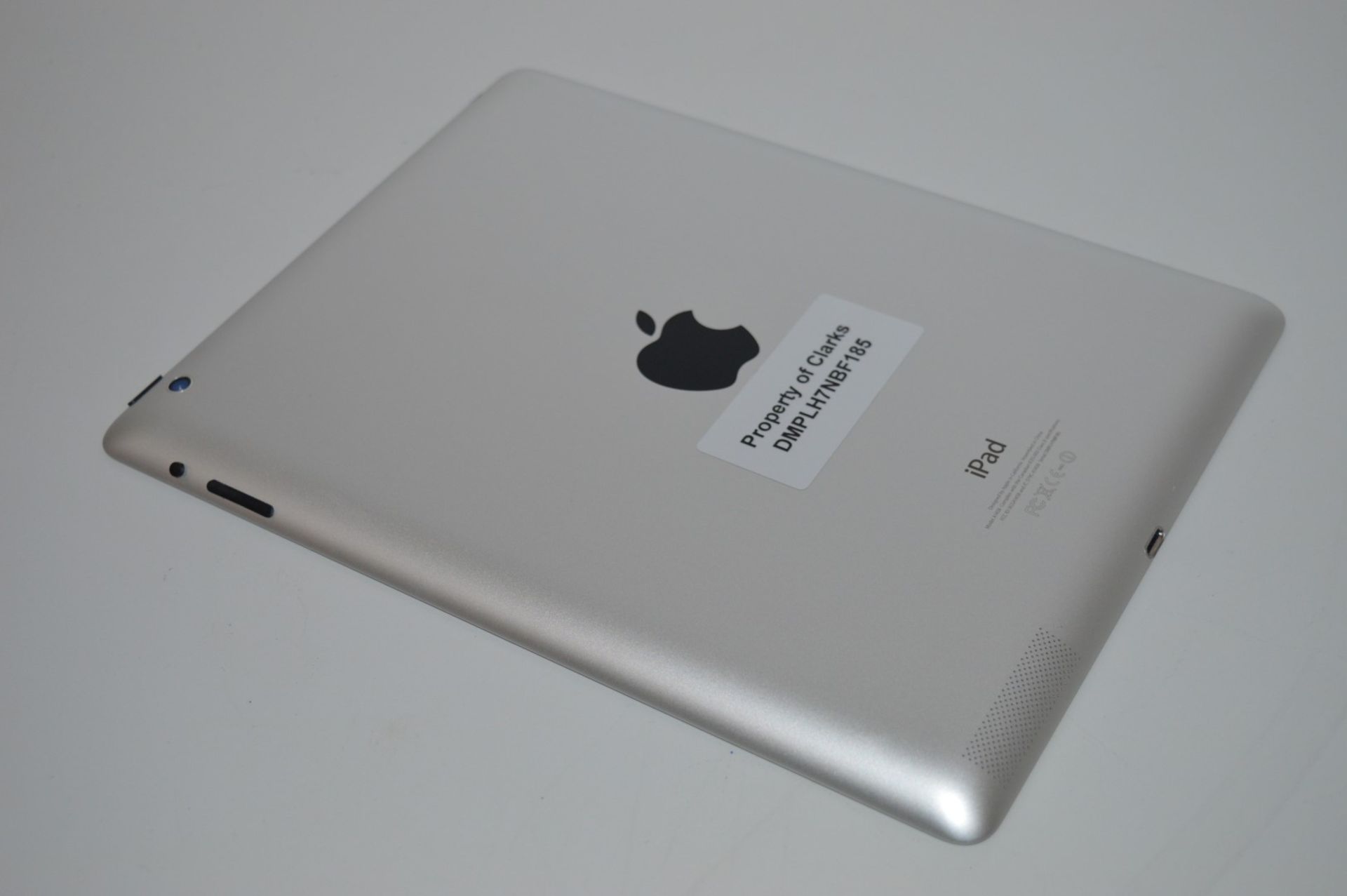 1 x Apple iPad 4th Gen in White - Model A1458 16gb - Excellent Cosmetic Condition - CL285 - Ref JP49 - Image 2 of 3