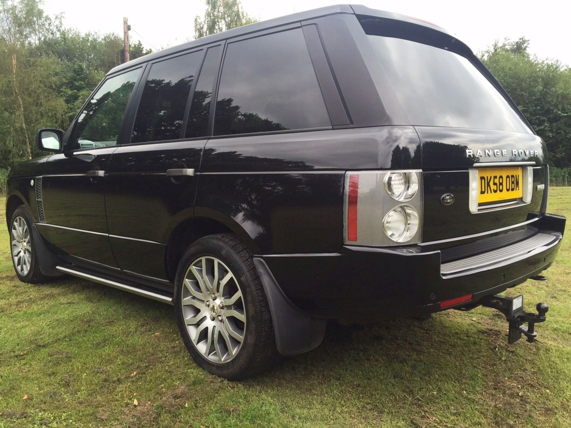 1 x Land Rover Range Rover Autobiography TDV8 A 3.6 Estate - 2008 58 Plate - 109,000 Miles - Black - Image 6 of 27