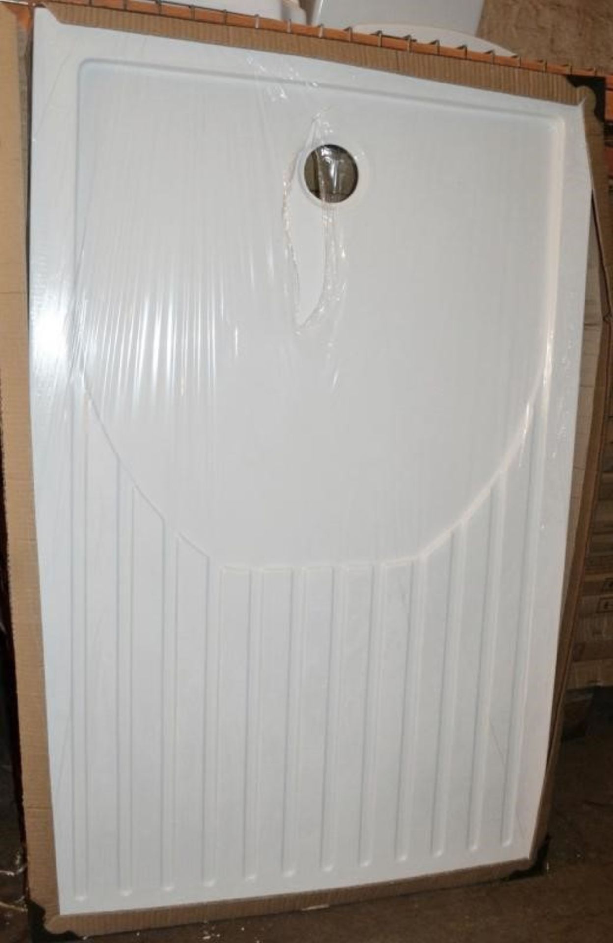 1 x Walk In Rectangular Shower Tray In White - Dimensions: 1400 x 900mm - New & Sealed Stock - CL269