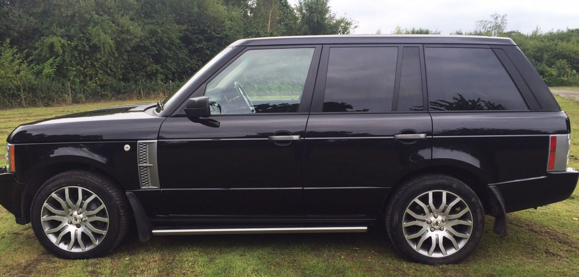 1 x Land Rover Range Rover Autobiography TDV8 A 3.6 Estate - 2008 58 Plate - 109,000 Miles - Black - Image 10 of 27