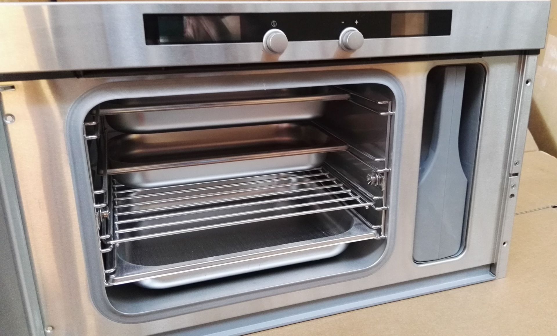 1 x Miele DG2661 60cm Wide Built-in Steam Oven - Unused Condition - CL283 - Location: Altrincham - Image 2 of 13
