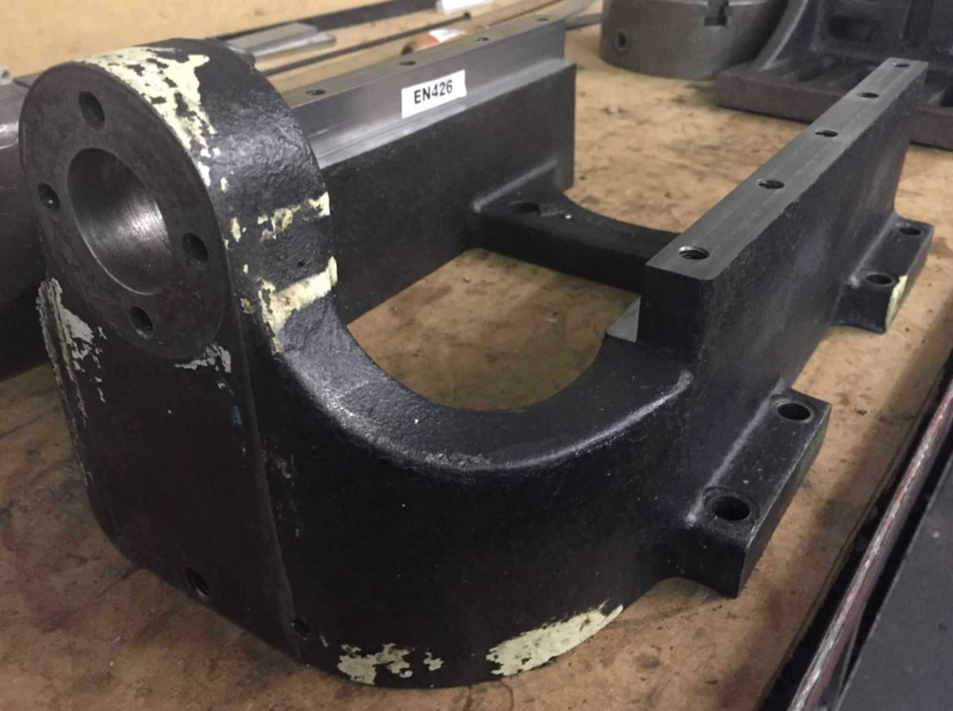 1 x Large Cast Iron U Shape machine clamp - CL202 - Ref EN426 - Location: Altrincham WA14 - Image 2 of 4