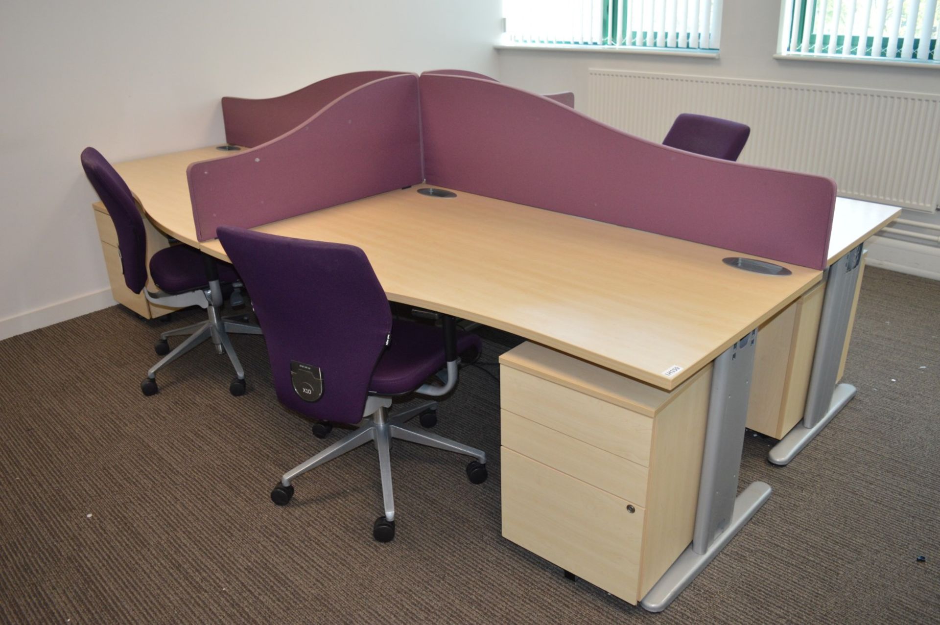 4 x Wave Office Desks With Privacy Partitions - Beech Finish With Purple Privacy Panels - Desk - Bild 3 aus 11