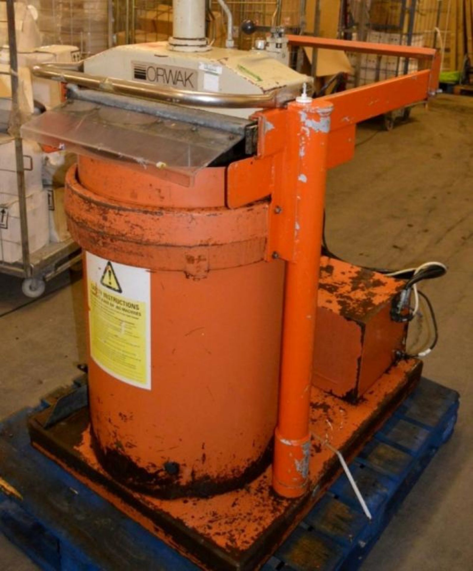 1 x Orwak 5030 Waste Compactor Bailer - Used For Compacting Recyclable or Non-Recyclable Waste - Red - Image 4 of 4