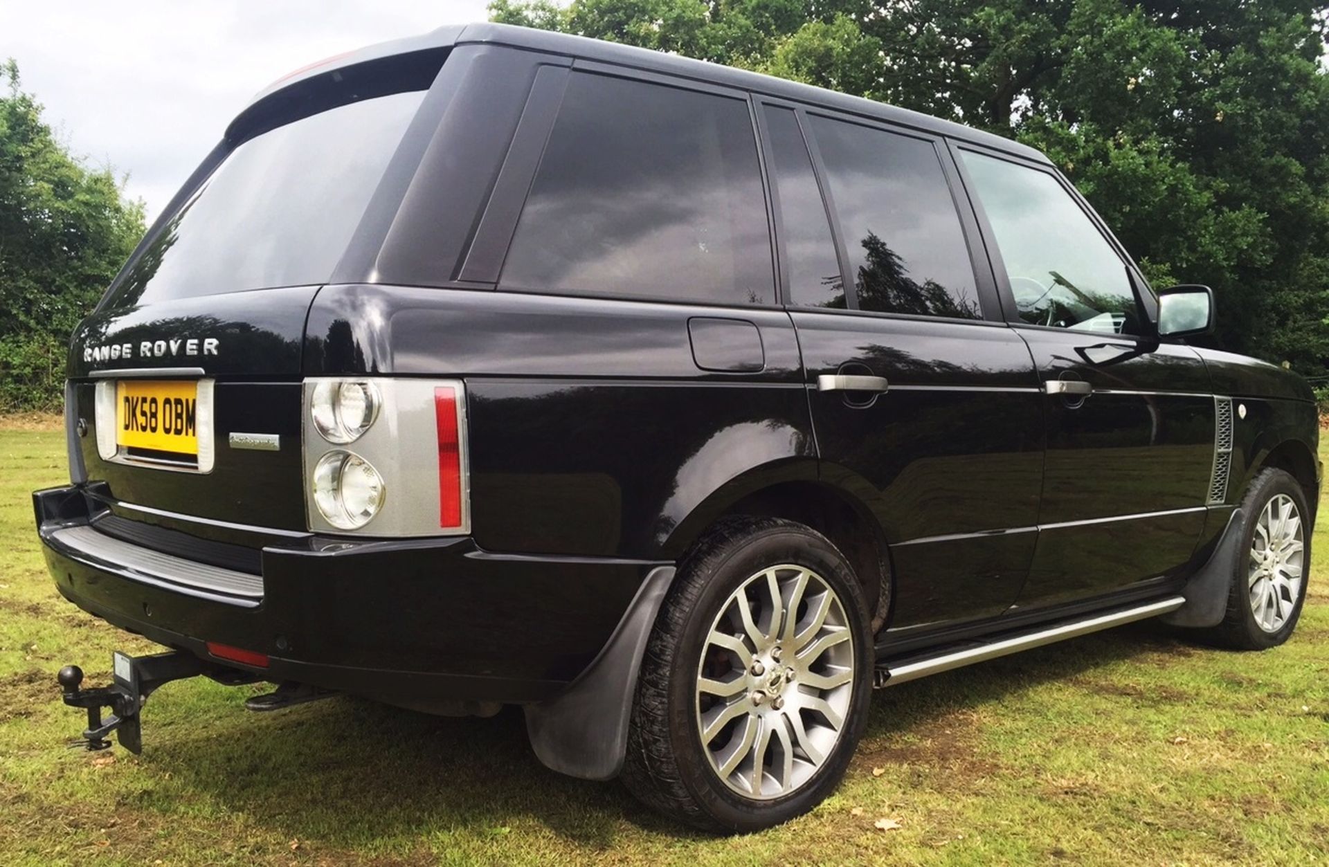 1 x Land Rover Range Rover Autobiography TDV8 A 3.6 Estate - 2008 58 Plate - 109,000 Miles - Black - Image 4 of 27