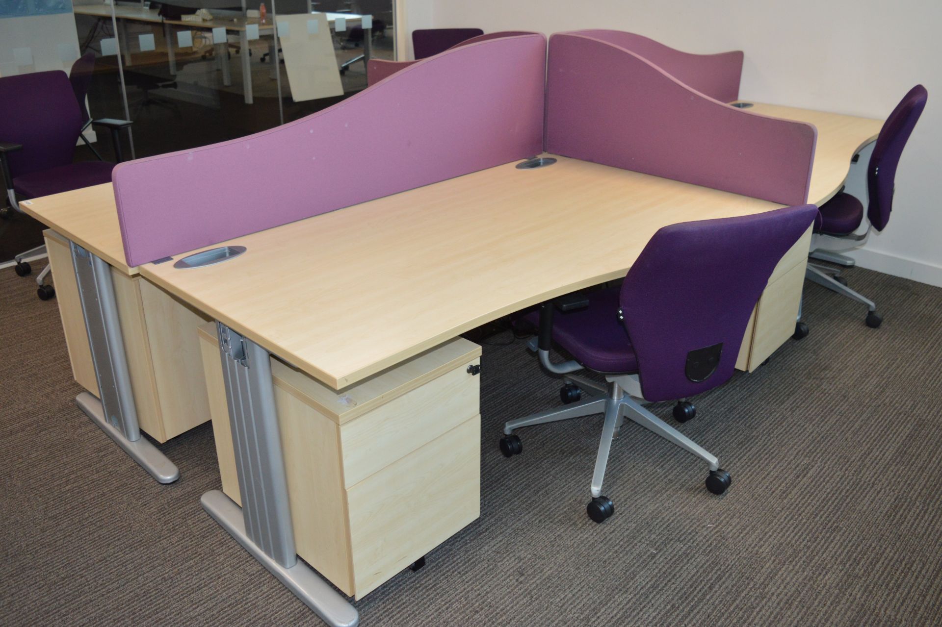 4 x Wave Office Desks With Privacy Partitions - Beech Finish With Purple Privacy Panels - Desk - Bild 2 aus 11