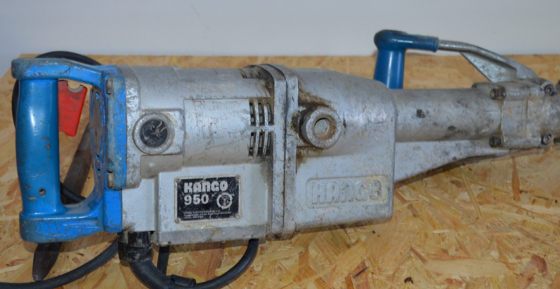 1 x Kango 950 Concrete Breaker / Hammer Drill With Two Drill Bits - 240v UK Plug - CL011 - Ref JP767 - Image 9 of 9