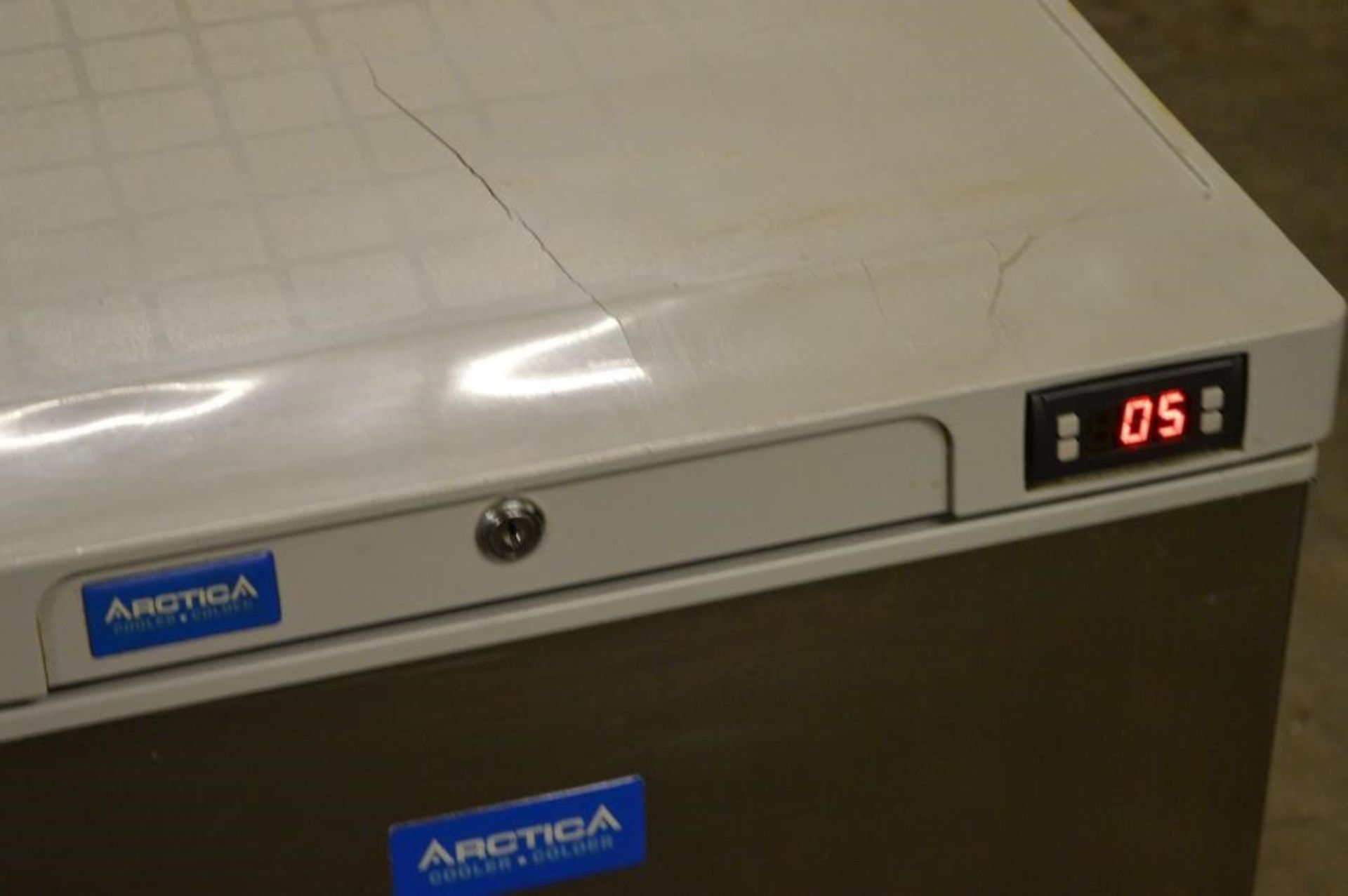 1 x Arctica 200 Litre Commercial Undercounter Fridge - Stainless Steel Finish - Model HEA701 - 240v - Image 3 of 7