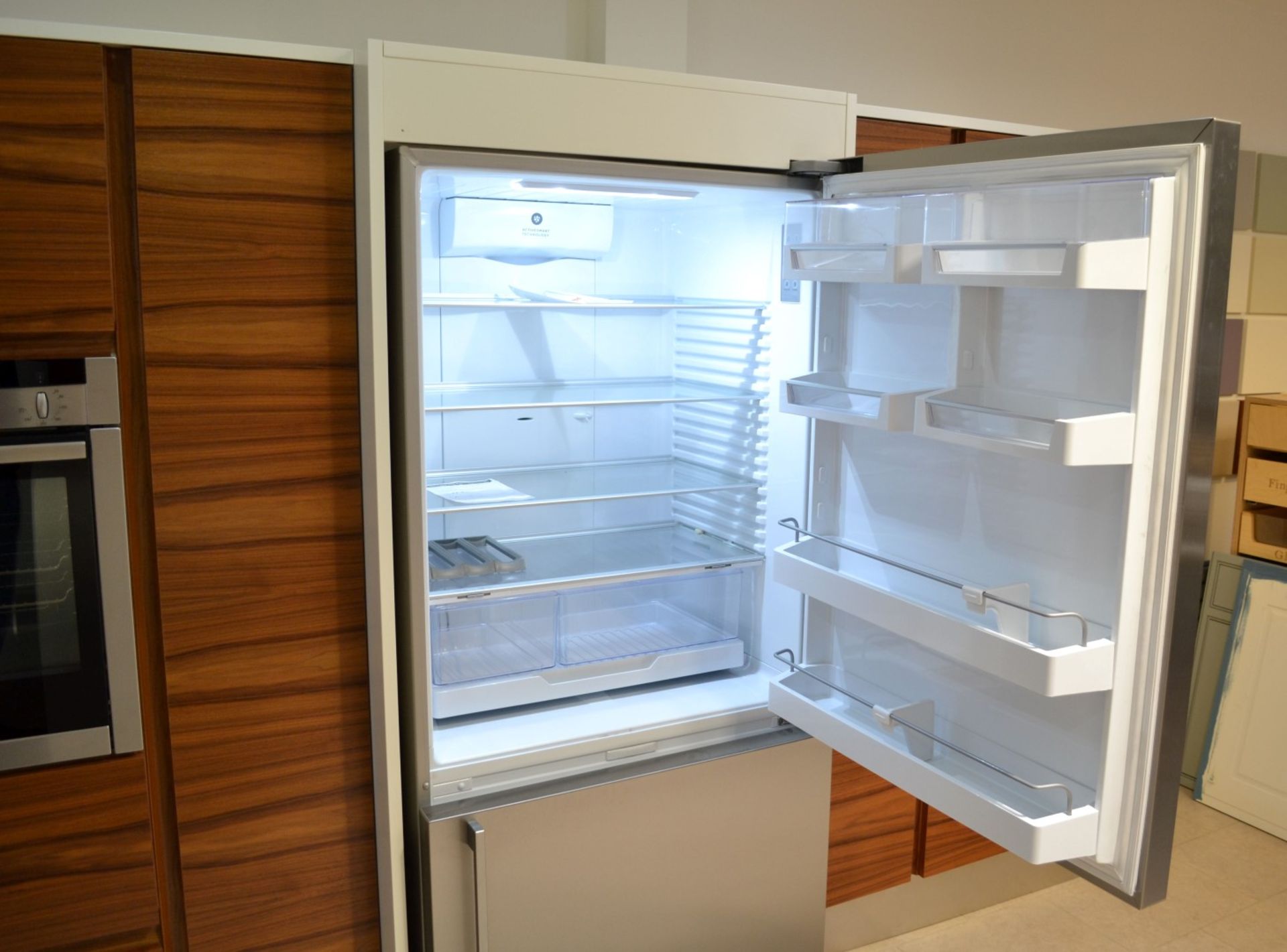1 x Fisher & Paykel Stainless Steel 790mm 469 Litre Fridge Freezer from Showroom Display Kitchen - - Image 6 of 17