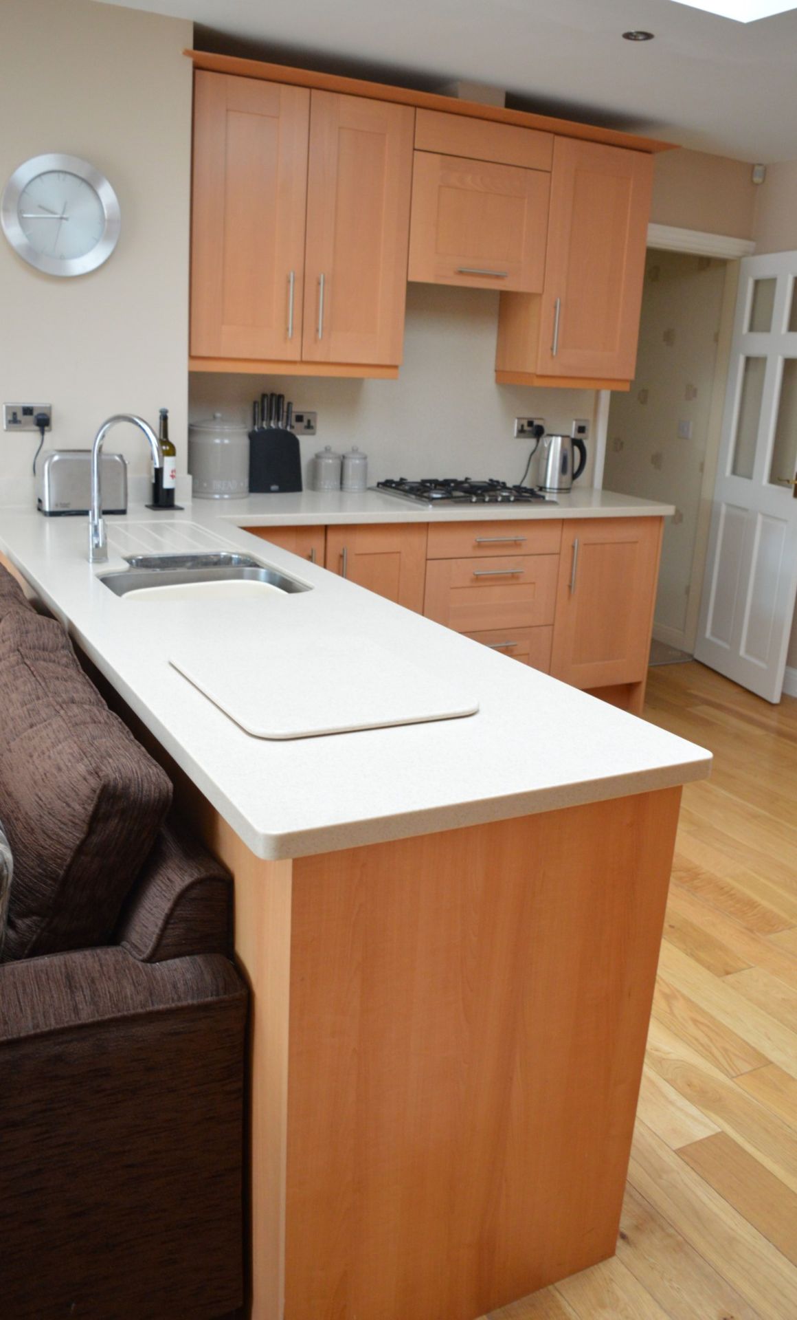 1 x Bespoke Maelstrom Solid Wood Fitted Kitchen With Corian Tops - In Excellent Condition - Neff - Image 18 of 65