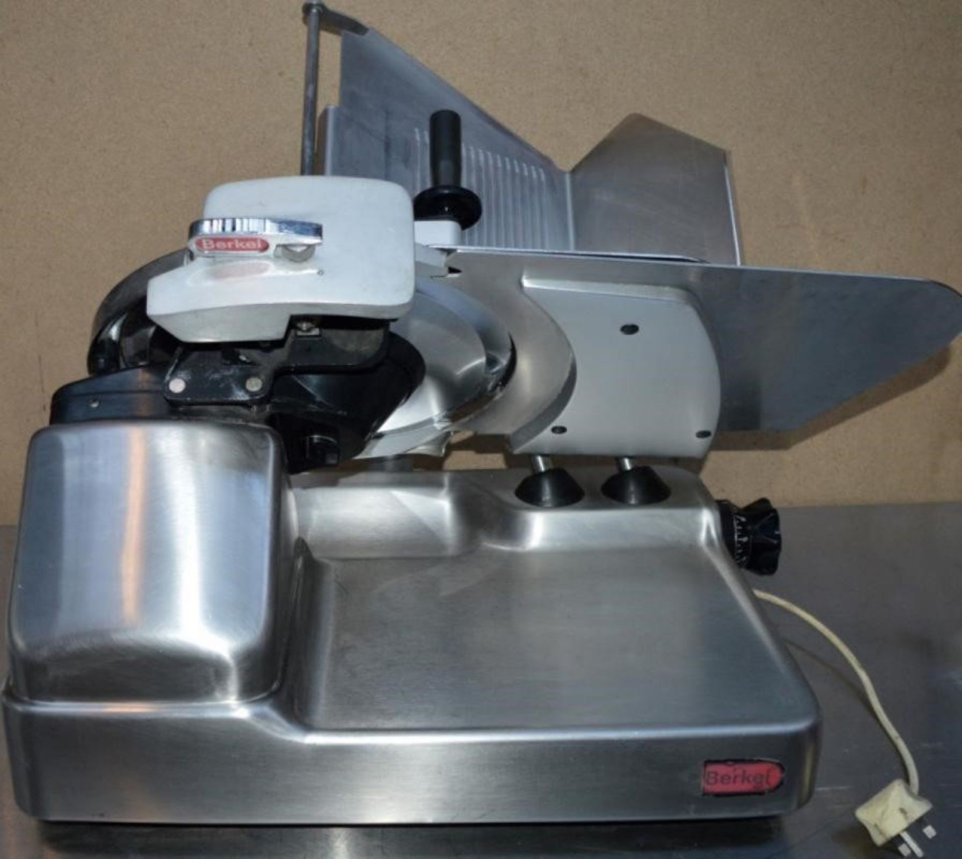 1 x Berkel 800S 12" Commercial Cooked Meat / Bacon Slicer - 220-240v - Dimensions H58 x W72 x D48 cm - Image 9 of 9