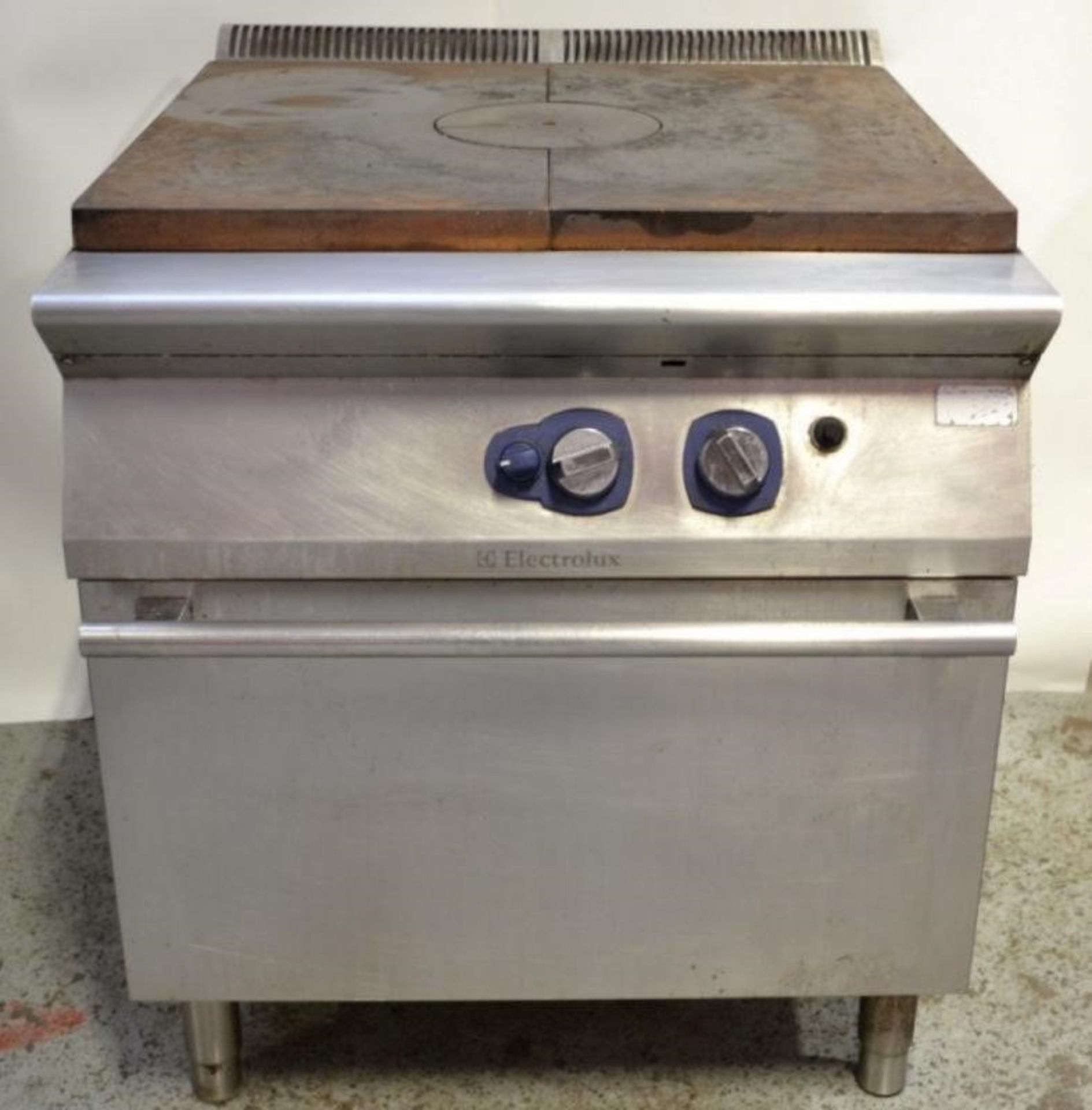 1 x Electrolux Commercial Stainless Steel Solid Top Oven With a Durable Cast-iron Cooking Surface -