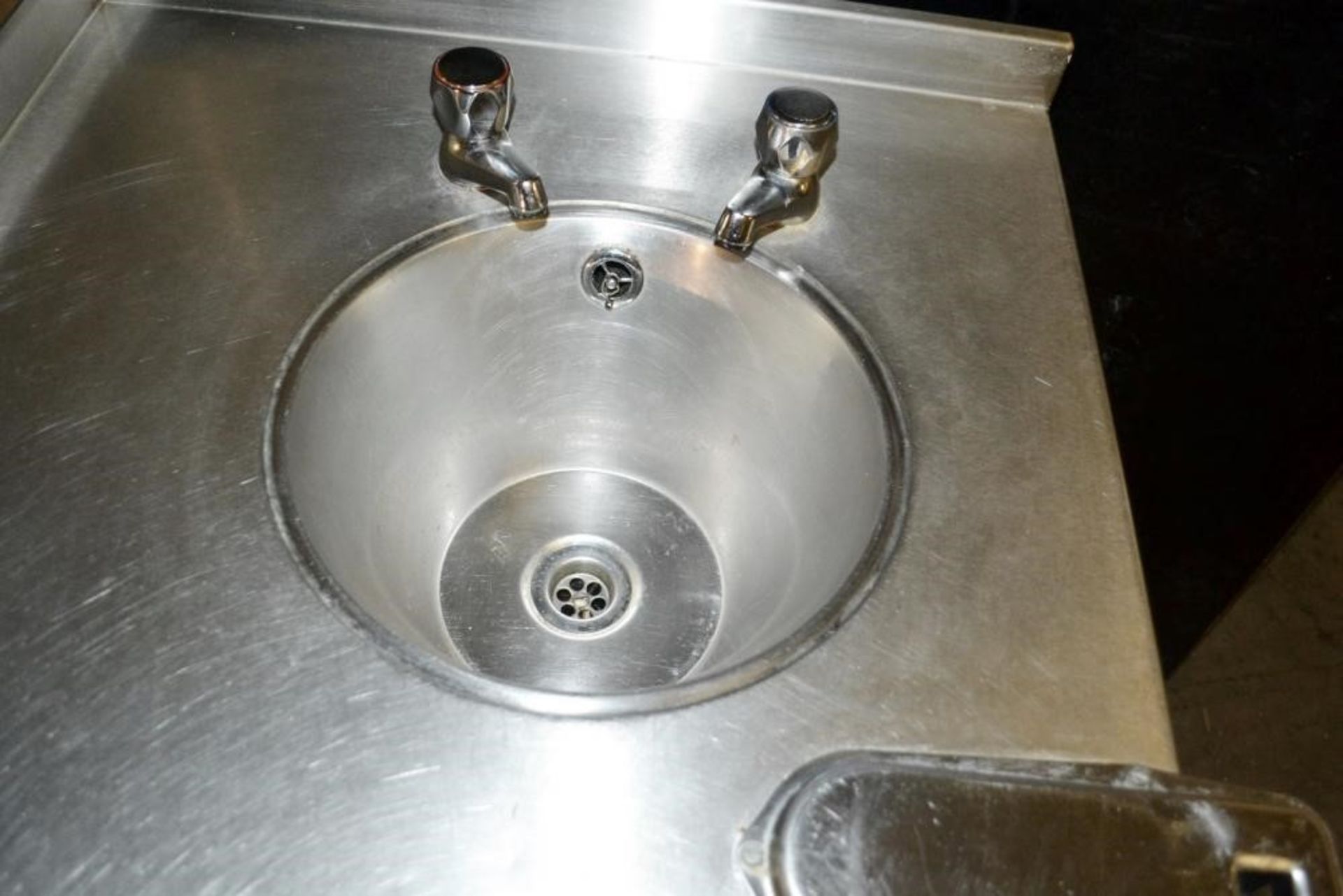 1 x Commercial Stainless Steel Double Sink Unit With Mixer Tap, Spillage Lip, Splashback and Undersh - Image 4 of 6