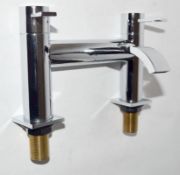 1 x Vogue Series 1 Bath Modern Bath Filler In Chrome - High Quality Brass Construction - New / Uused