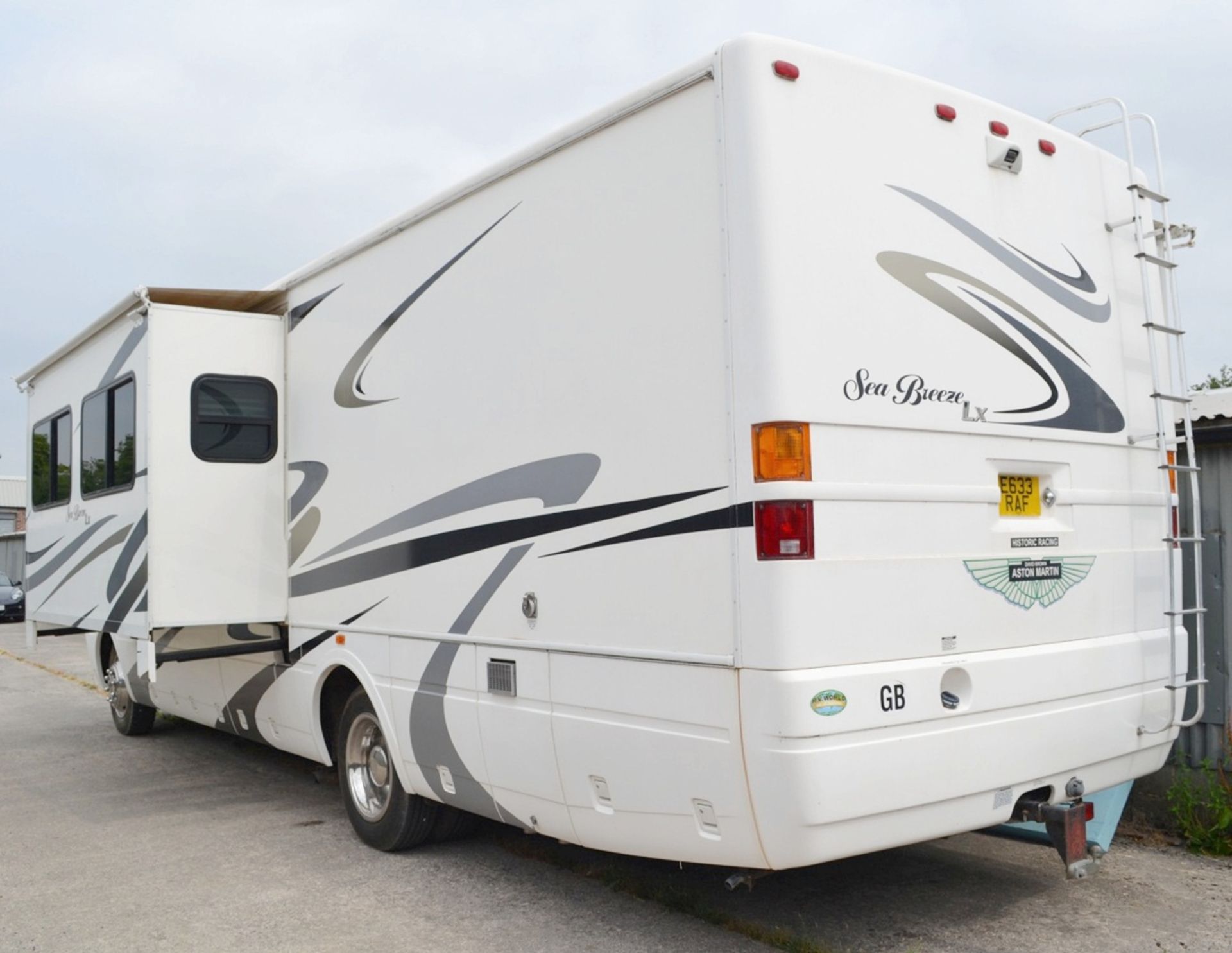 1 x 2005 National Sea Breeze LX 8321 Workhorse Class A RV Motorhome With Two Power Slide Outs - Image 4 of 51