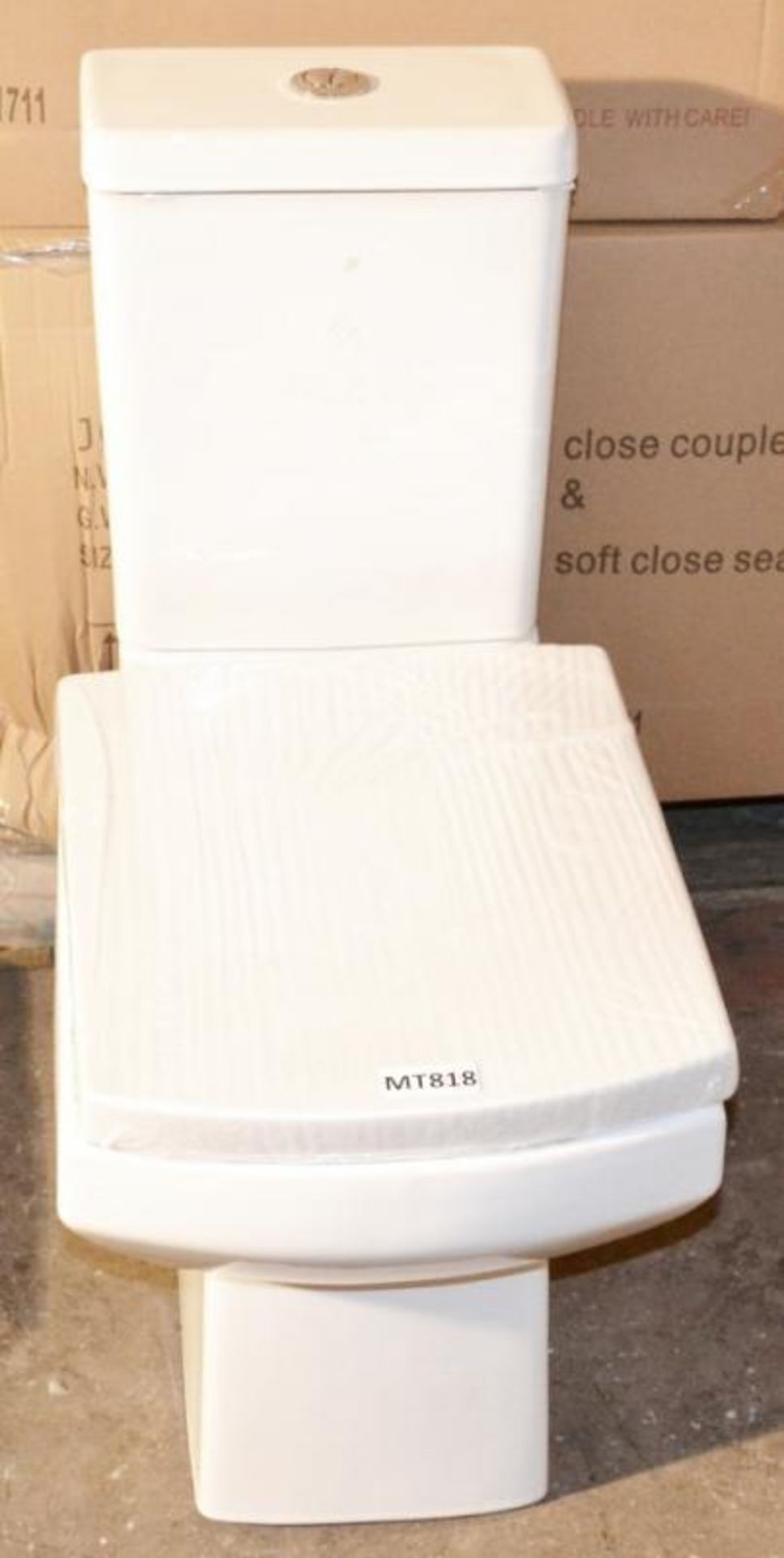 1 x Close Coupled Toilet Pan With Soft Close Toilet Seat And Cistern (Inc. Fittings) - Brand New Box - Image 8 of 9