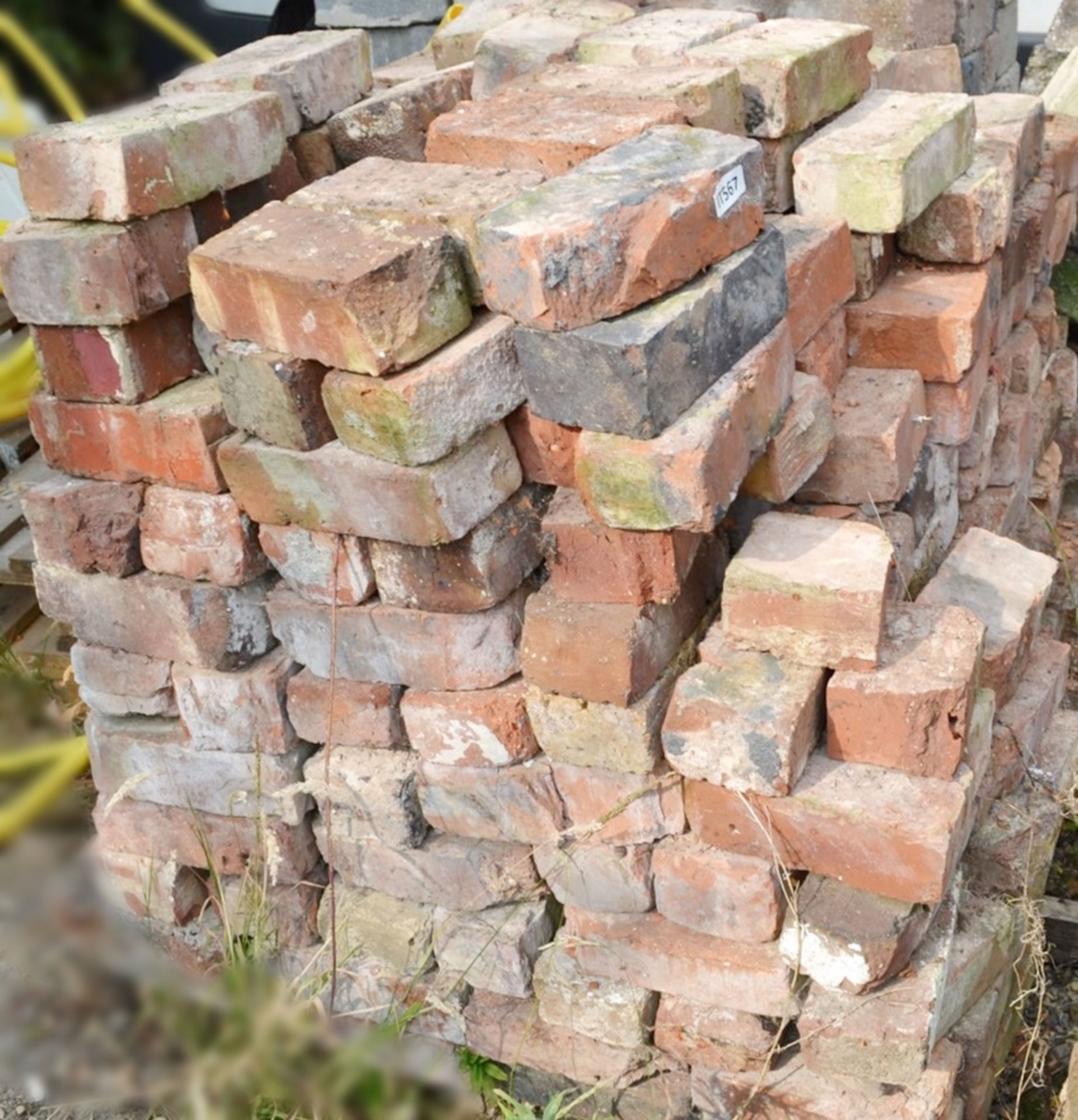 Assorted Reclaimed Hand Made Bricks - Approx 200 In Total - Average Dimensions: 22x11x7.5cm - Ref: - Image 2 of 3