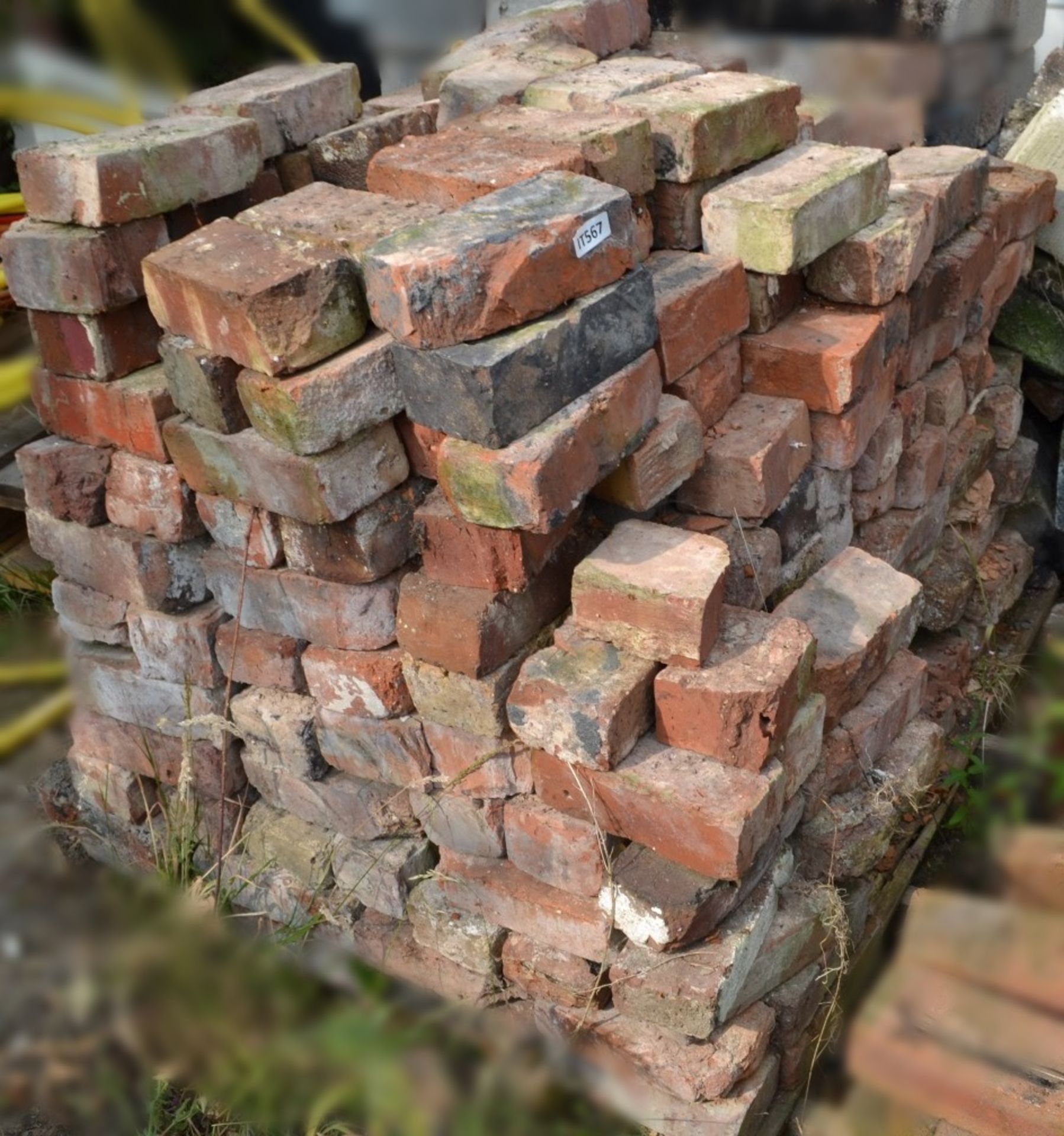 Assorted Reclaimed Hand Made Bricks - Approx 200 In Total - Average Dimensions: 22x11x7.5cm - Ref:
