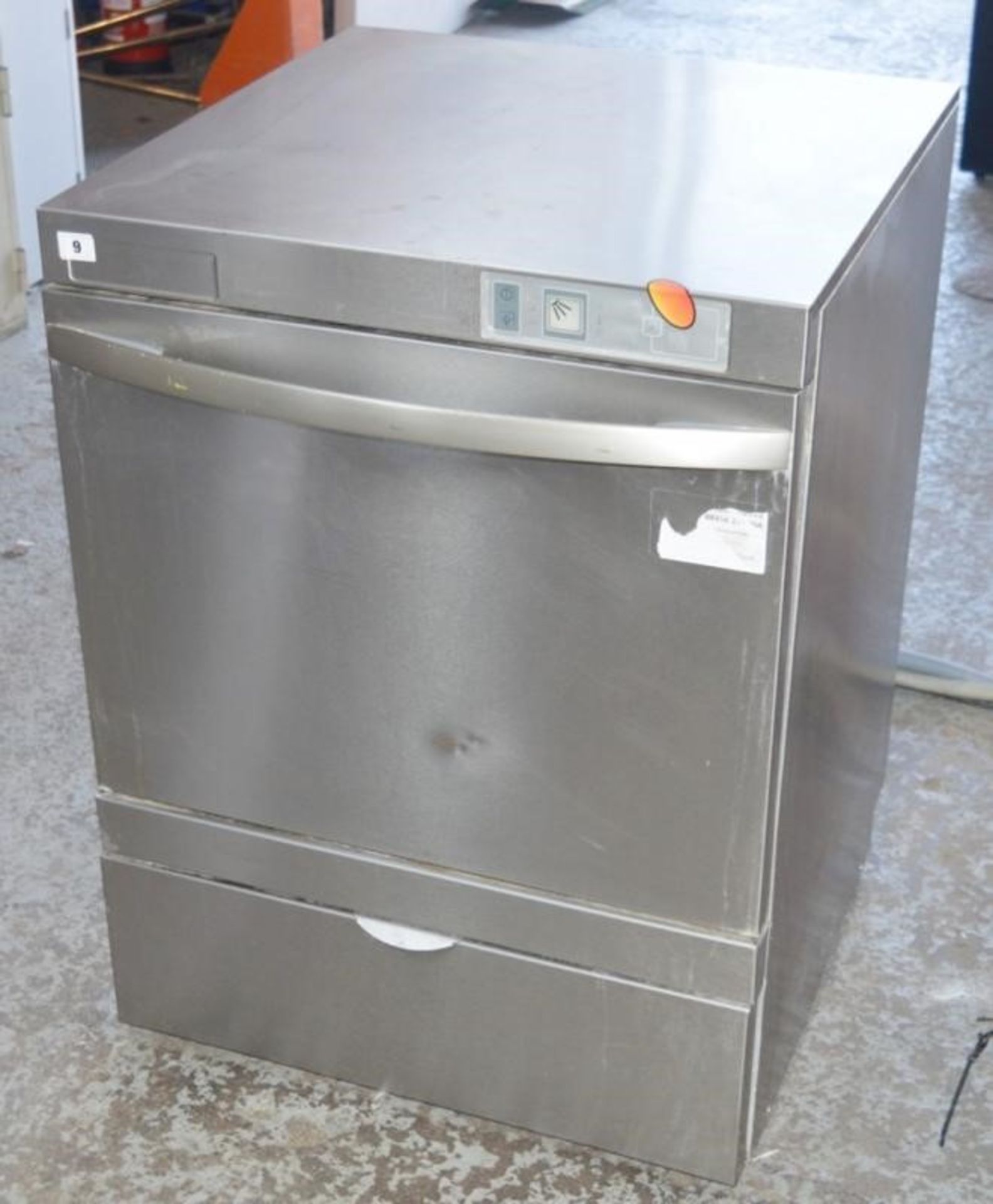 1 x Commercial Dishwasher - Stainless Steel Finish - Ref: IT552 - CL007 - Dimensions: H81 x W60 x D6 - Image 5 of 8